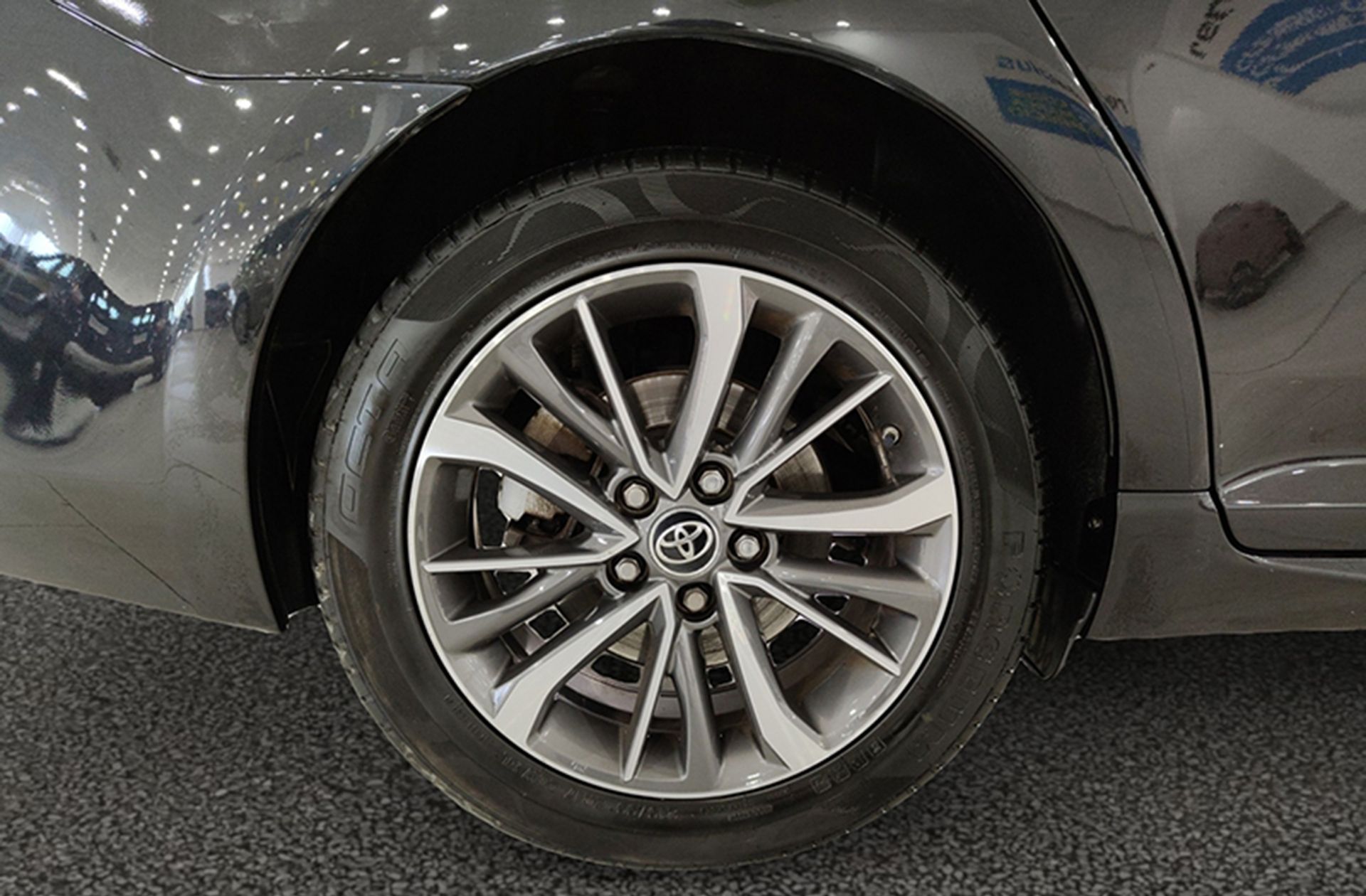 Toyota Avensis 150D Advance - foto 32