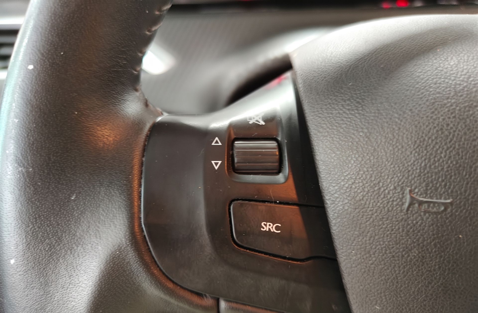 Peugeot 2008 PureTech 110 Signature - foto 27