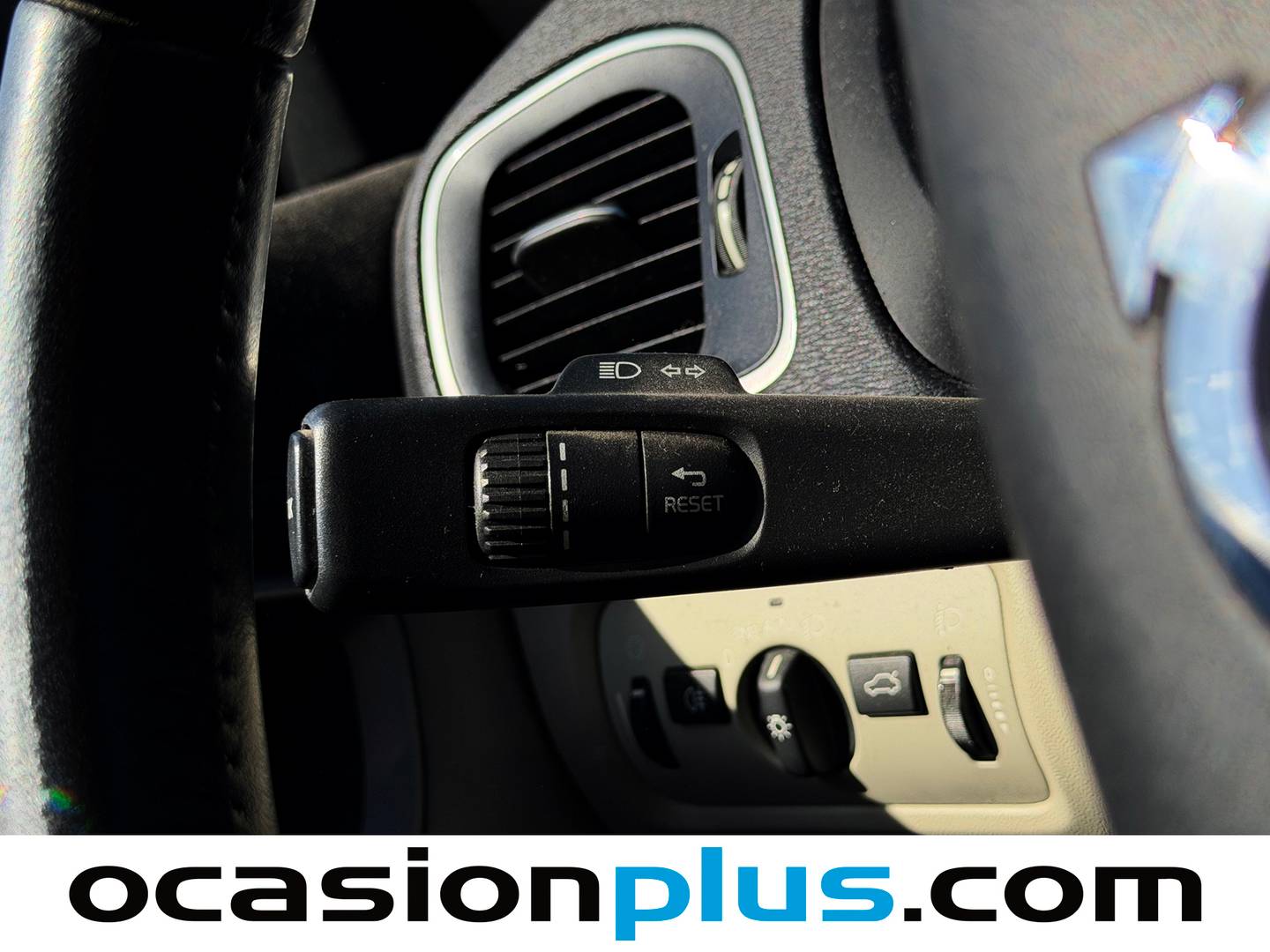 Foto Volvo V40 Volvo V40 D3 Momentum Auto (150 CV)