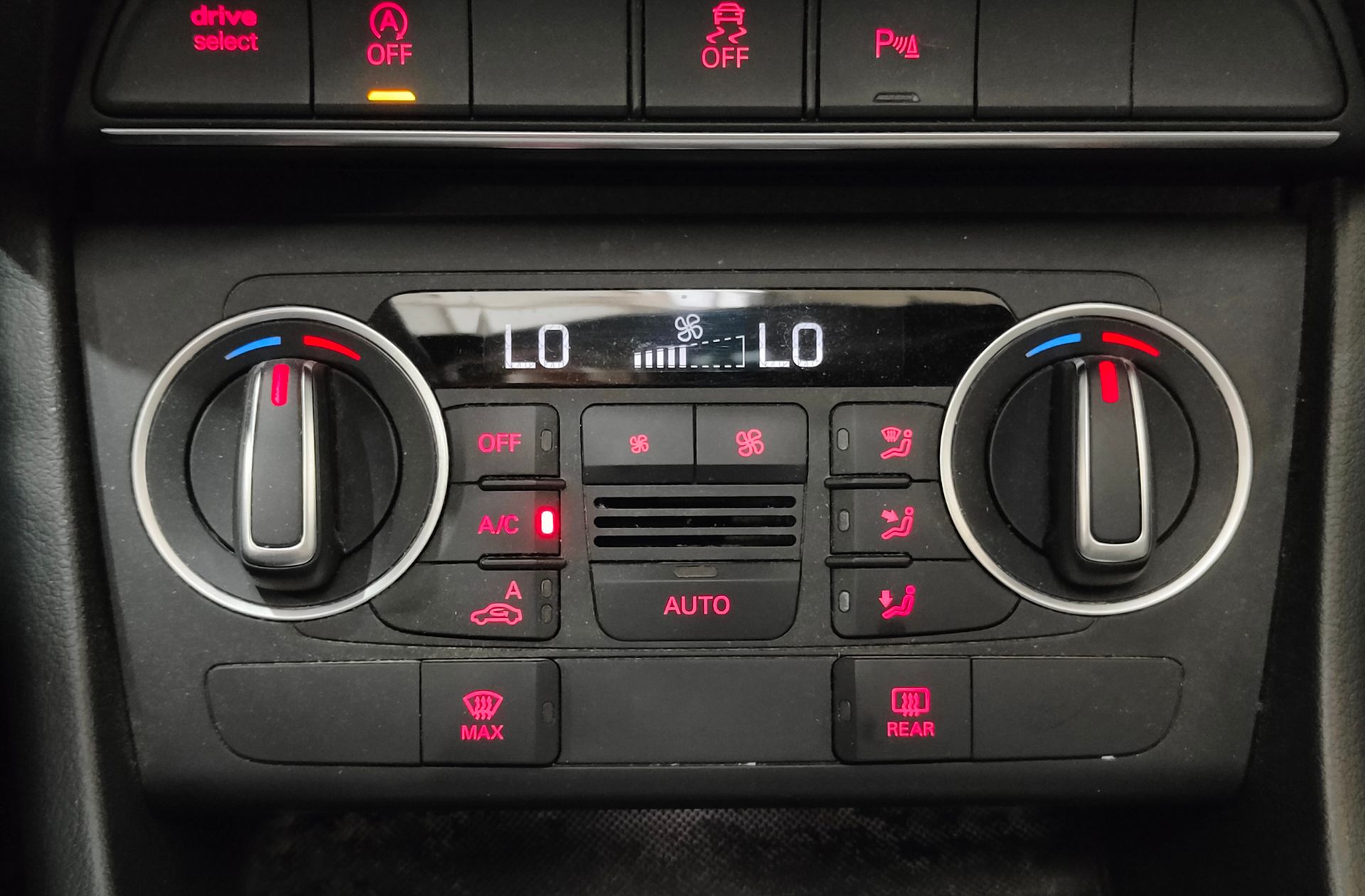Audi Q3 Sport Edition 2.0 TDI quattro S Tronic - foto 32