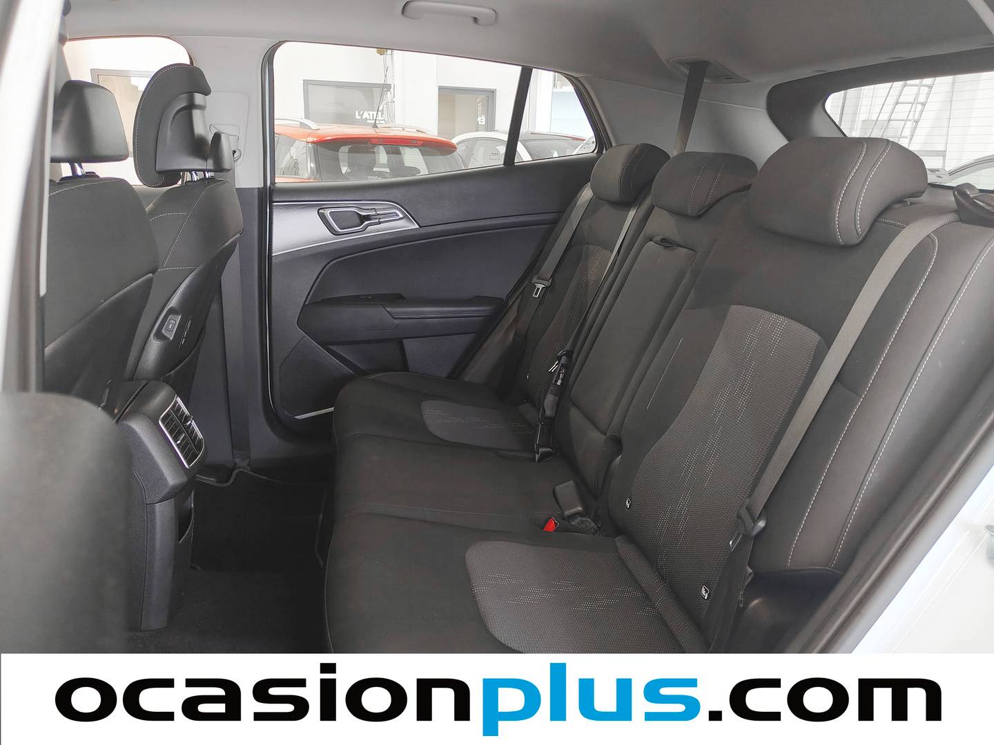 Foto asientos traseros KIA Sportage KIA Sportage 1.6 T-GDi MHEV Drive 4x2 (150 CV)