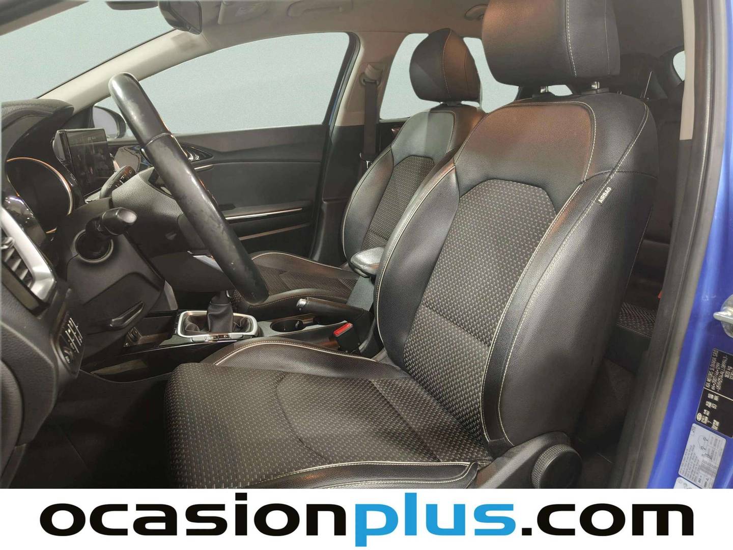 Foto asientos delanteros KIA Ceed KIA Ceed 1.4 T-GDi Tech (140 CV)