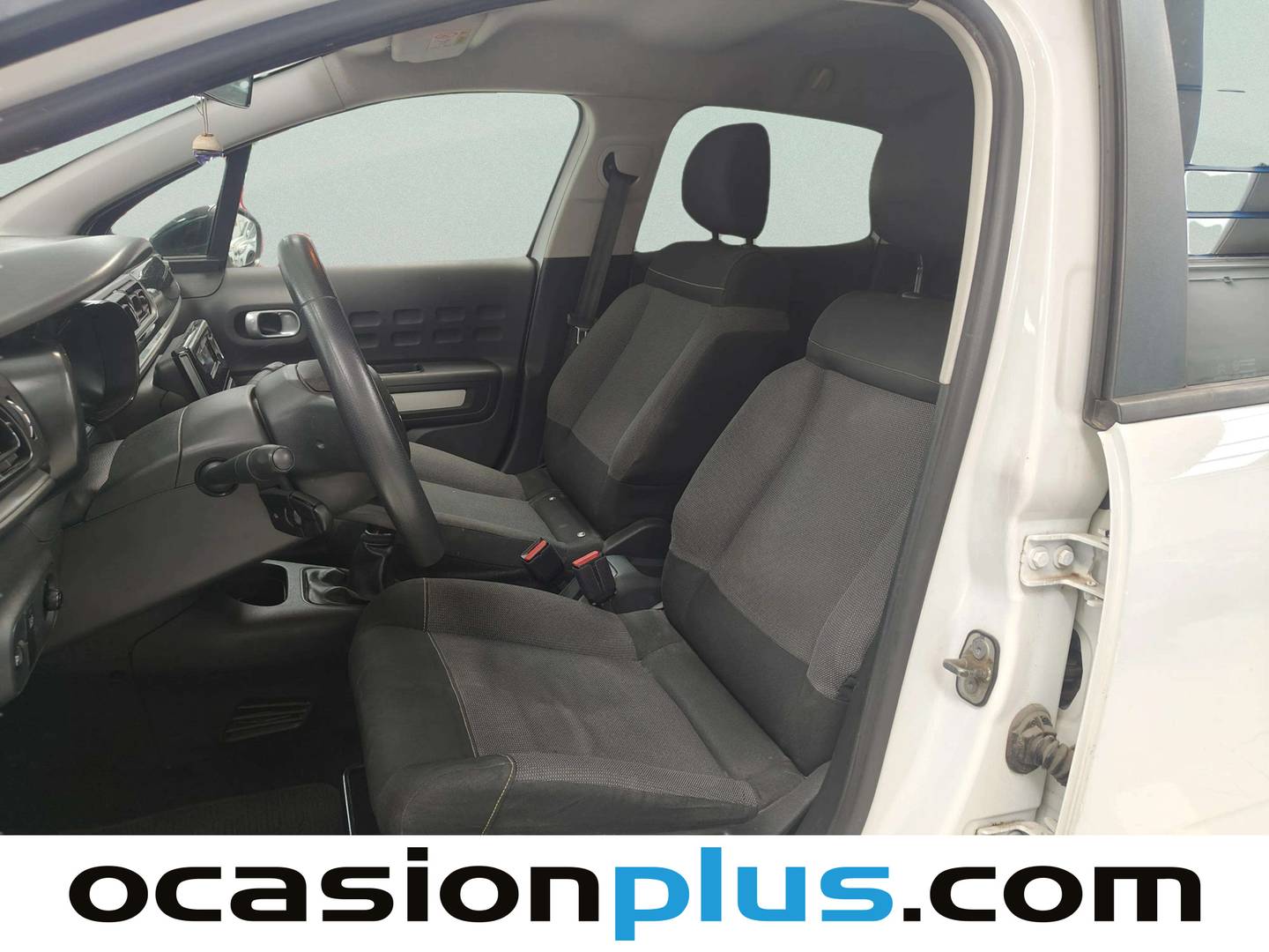 Foto asientos delanteros Citroën C3 Citroën C3 PureTech 82 Feel (82 CV)