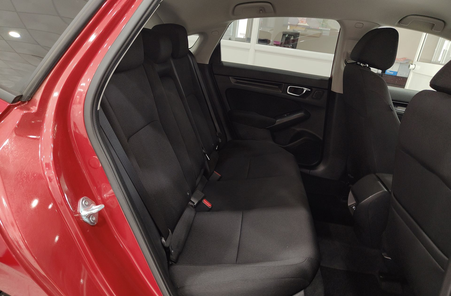 Honda Civic 2.0 i-MMD Elegance CVT - foto 16