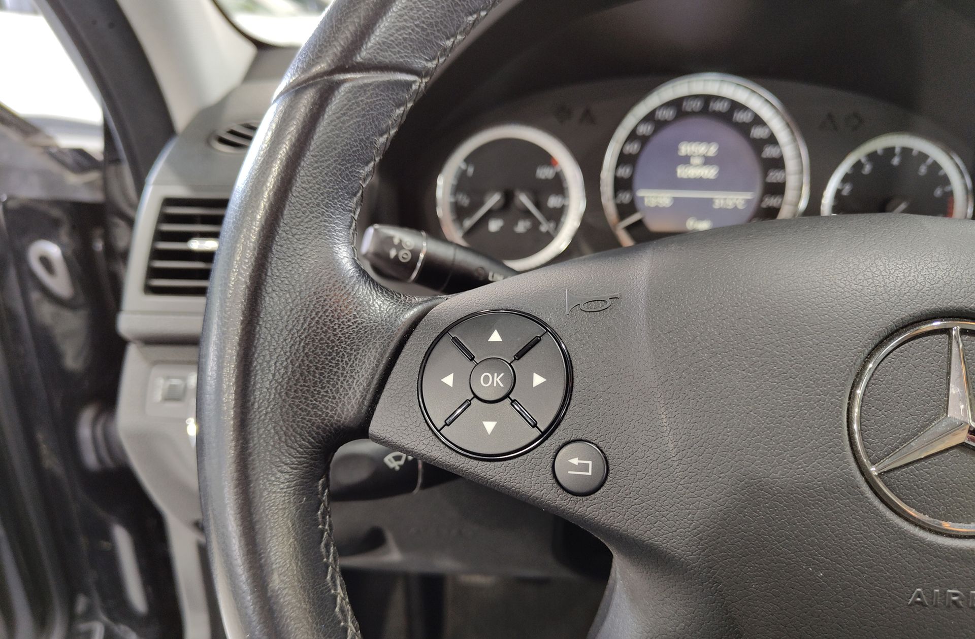 Mercedes-Benz Clase C 180 K Blue Efficiency Elegance - foto 20