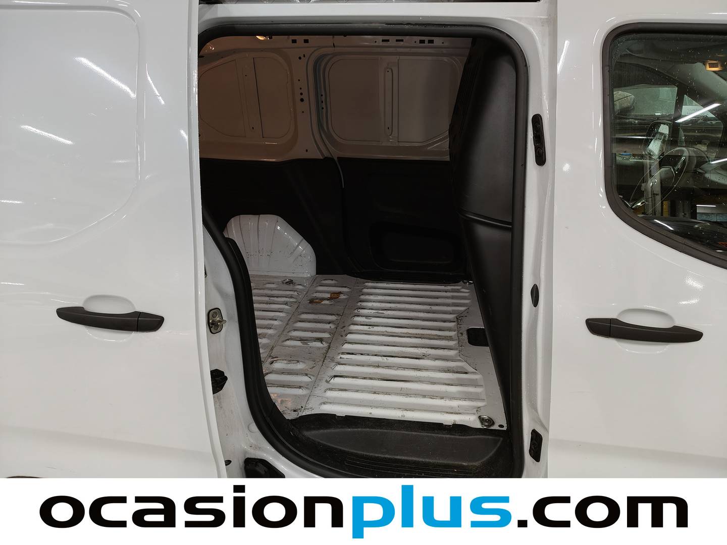 Fotos maletero Peugeot Partner Peugeot Partner Furgon BlueHDi 100 Standard 600kg (102 CV)