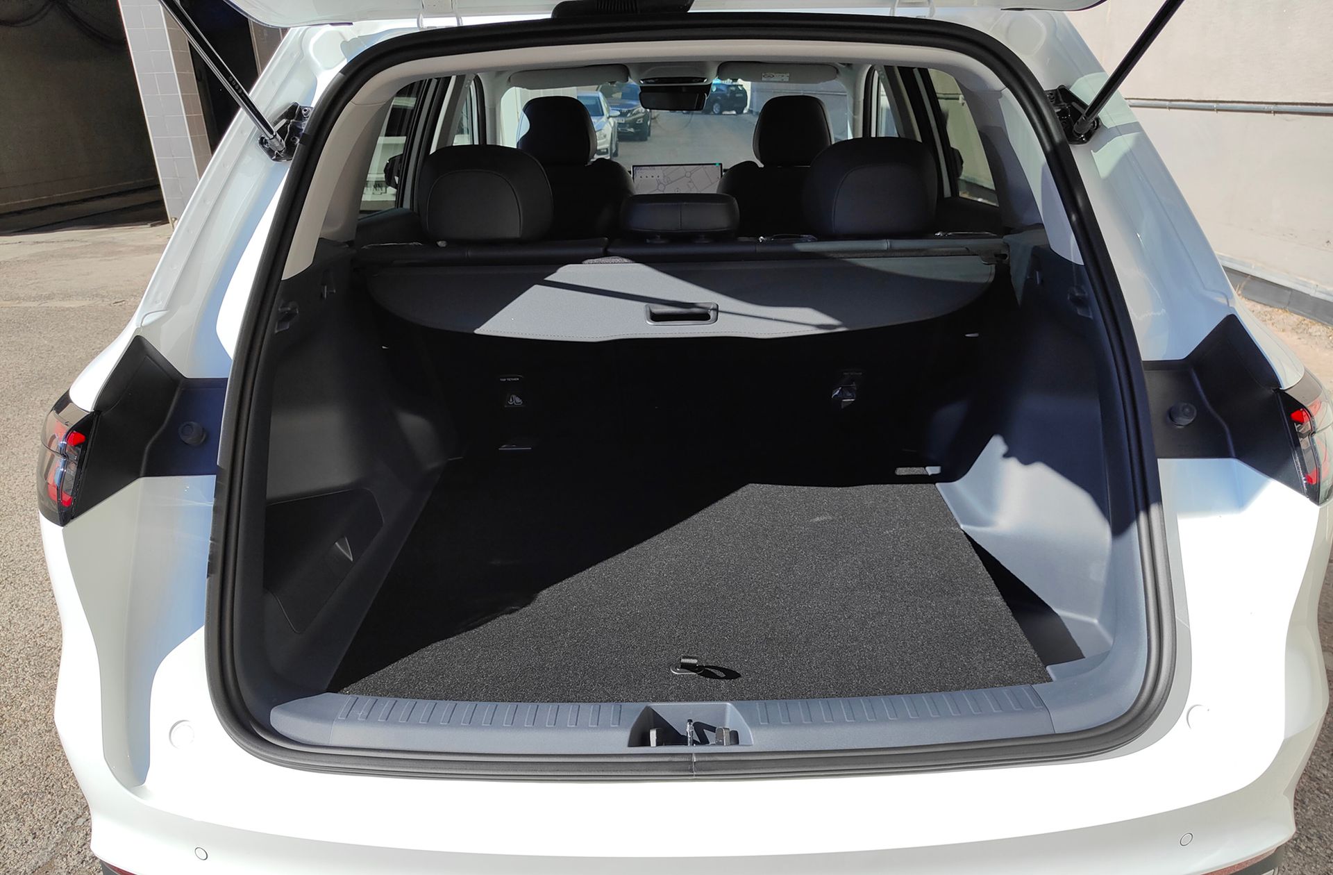 Geely Starray EM-i 1.5 PHEV Pro - foto 16