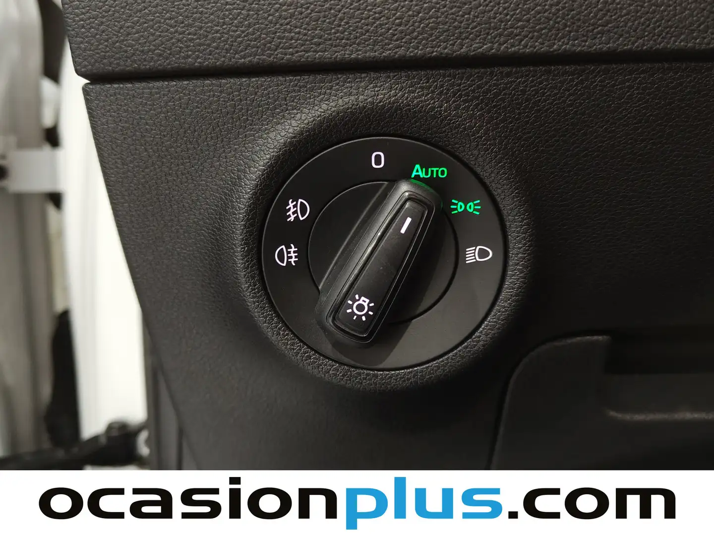 Foto Skoda Karoq Skoda Karoq 2.0 TDI Ambition DSG (115 CV)