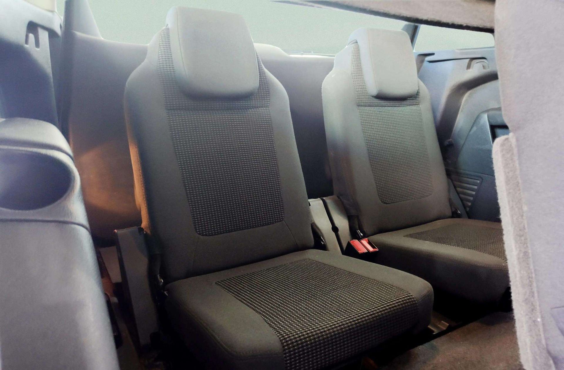 Peugeot 5008 2.0 BlueHDi Allure FAP 7 plazas - foto 17