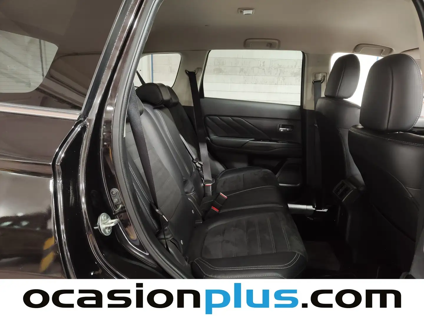Foto Mitsubishi Outlander Mitsubishi Outlander 2.4 PHEV Motion 4WD Auto (224 CV)