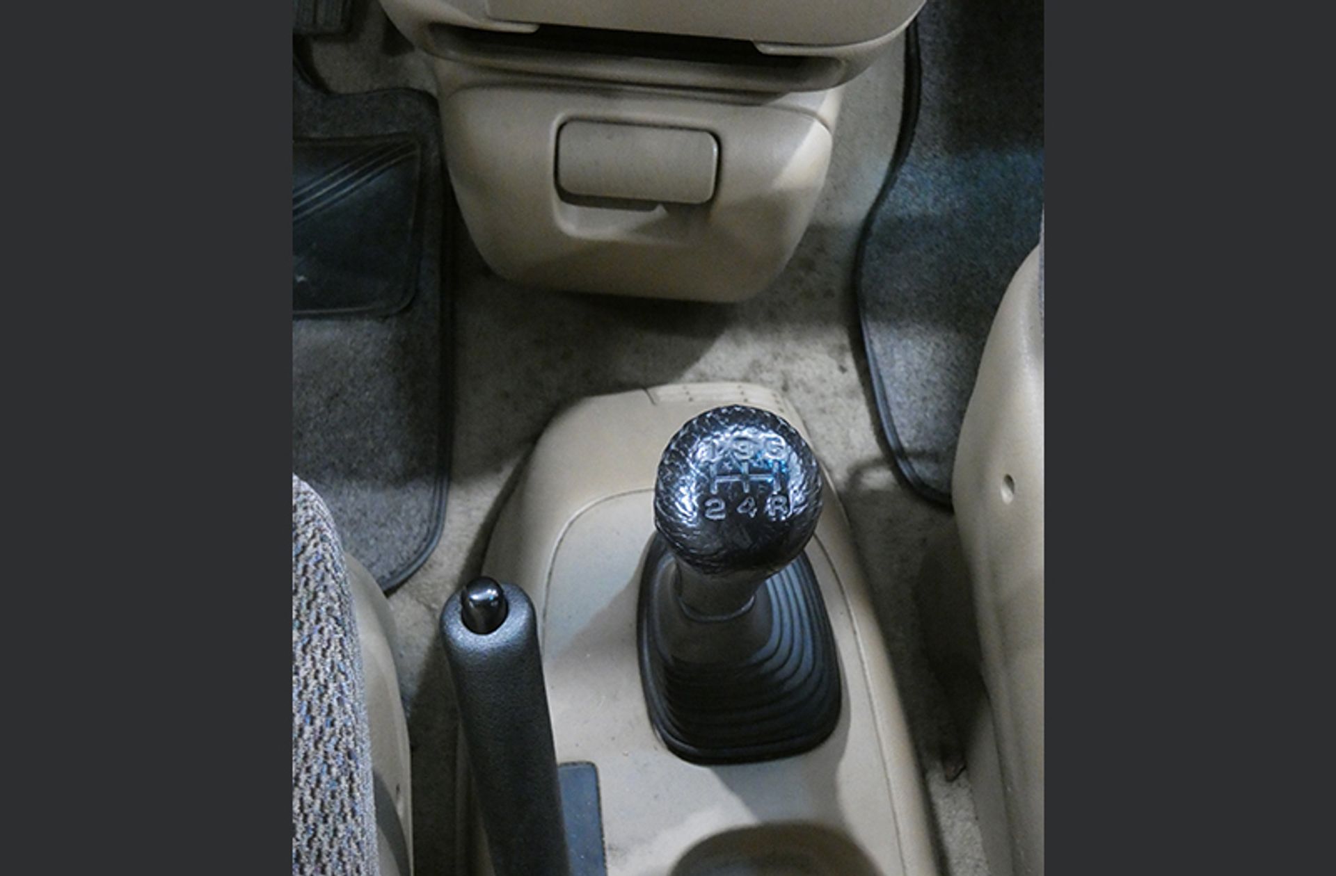 Chrysler Voyager 2.4 SE - foto 21
