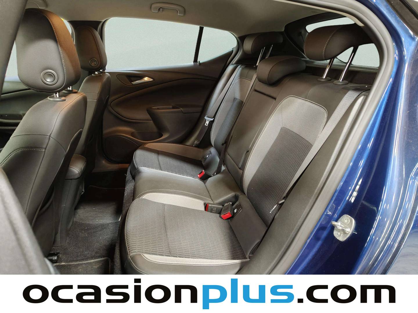 Foto asientos traseros Opel Astra Opel Astra 1.2 Turbo SHR Elegance (145 CV)