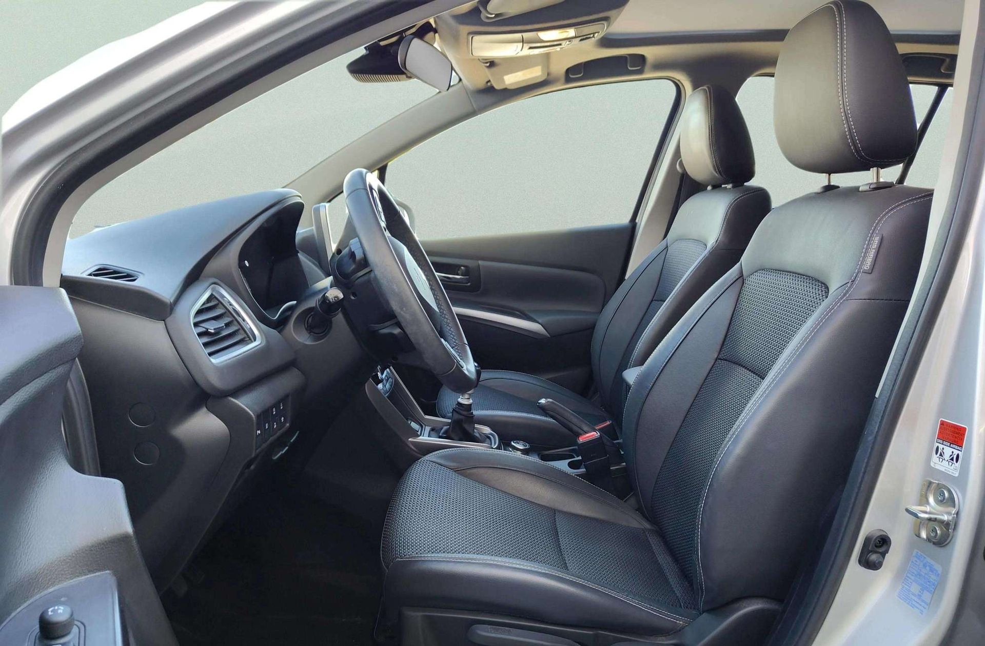 Suzuki S-Cross 1.4T Mild Hybrid S3 4WD - foto 16