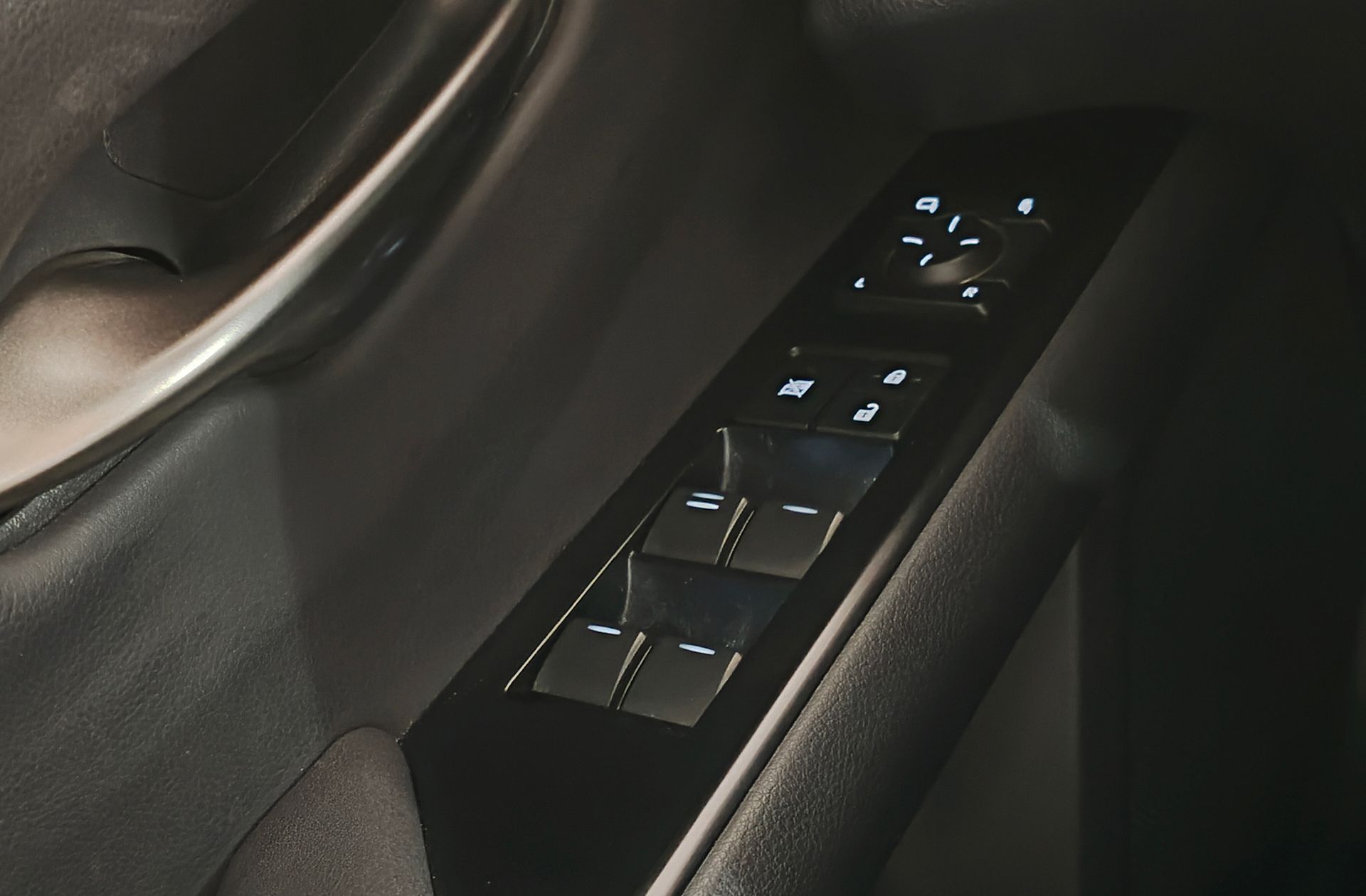 Lexus UX 250h Business 2WD - foto 31