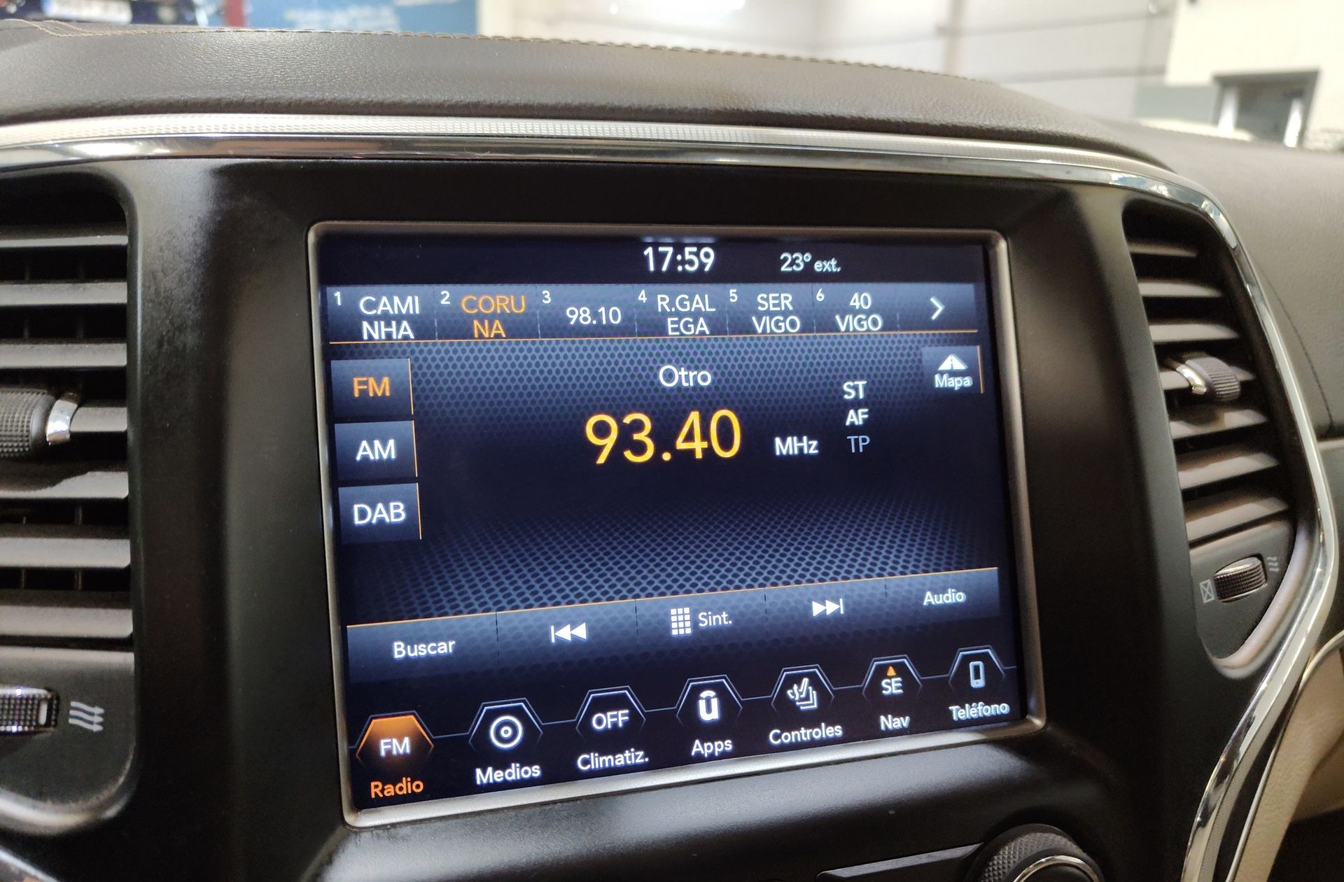 Jeep Grand Cherokee 3.0 CRD V6 Overland - foto 41