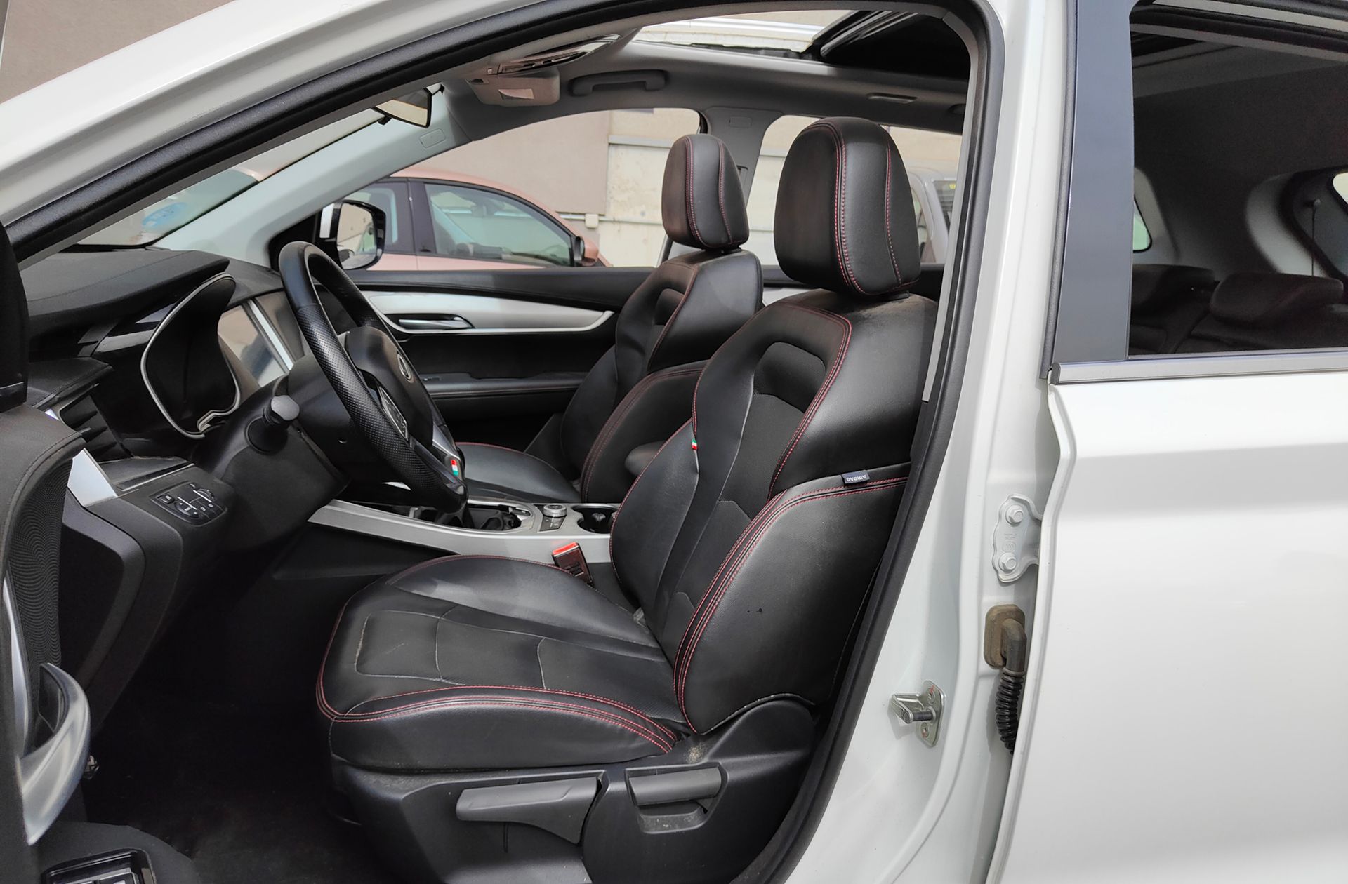 SWM G01 1.5T Luxury - foto 10