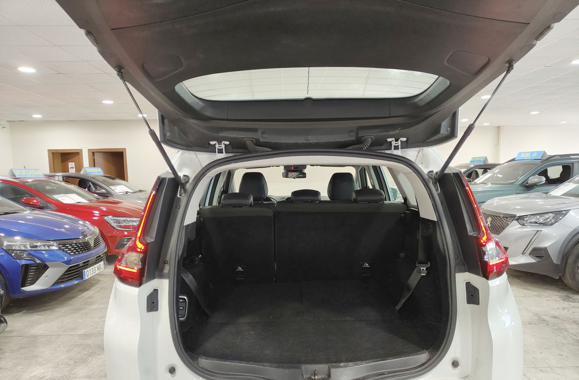 Renault Grand Scénic Zen dCi 7 plazas - foto 17