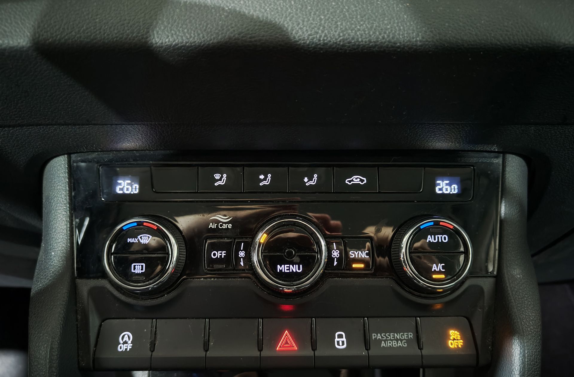 Škoda Karoq 1.0 TSI Ambition DSG - foto 33