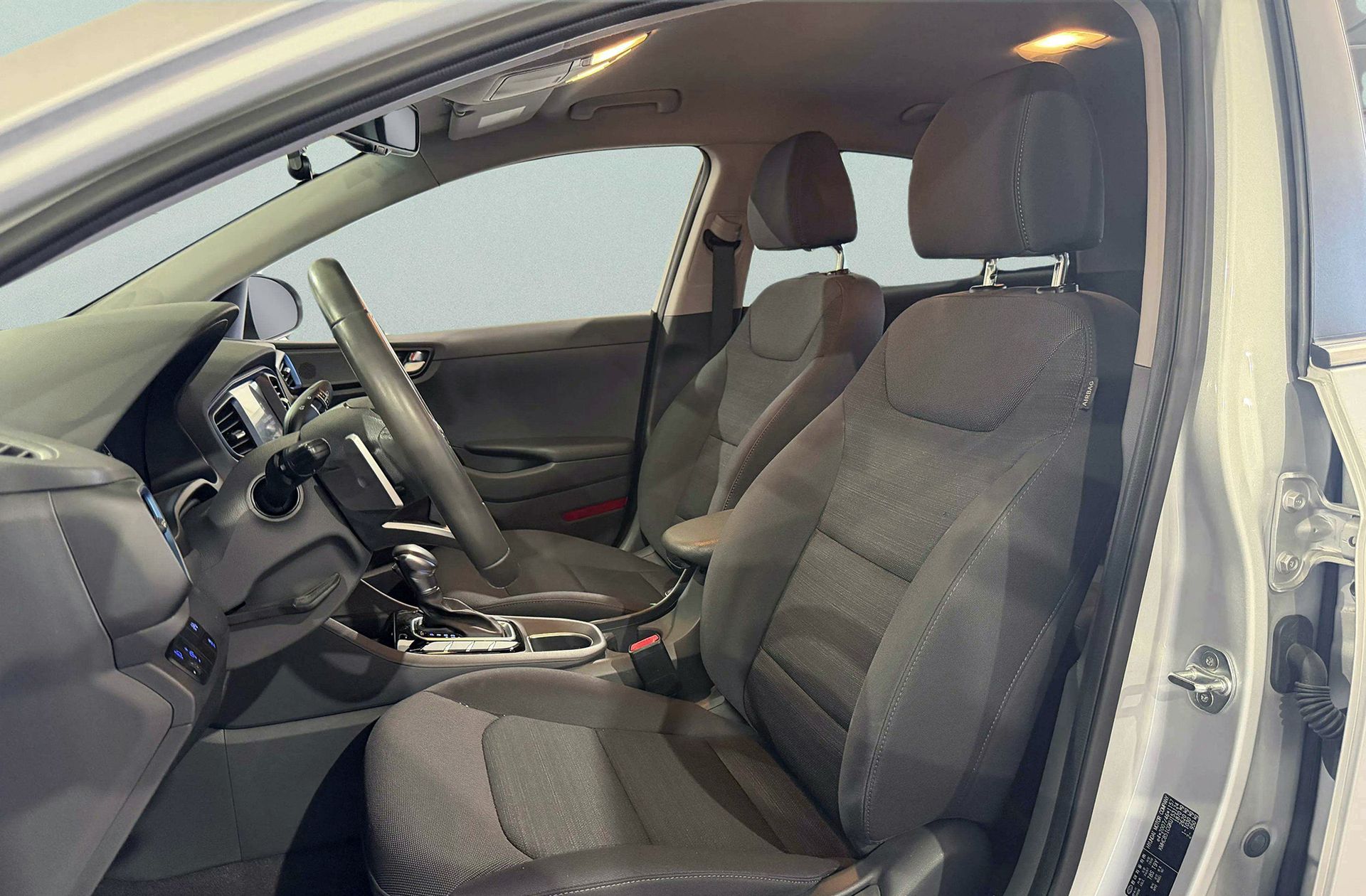 Hyundai Ioniq 1.6 GDI HEV Tecno DT - foto 12