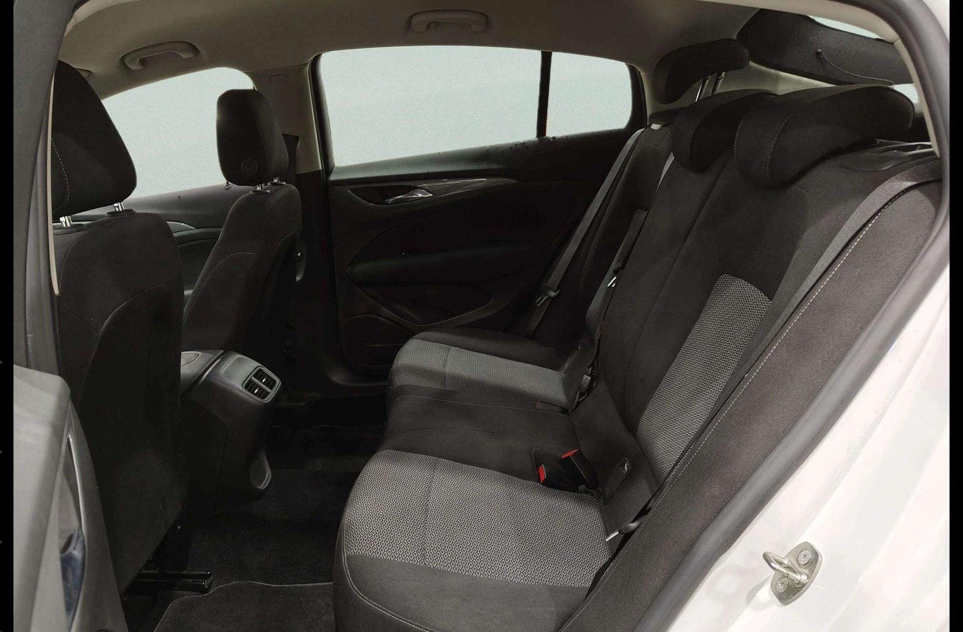 Opel Insignia GS 1.5 Turbo XFL Selective - foto 11
