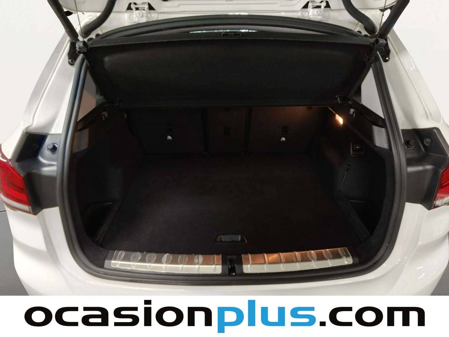 Fotos maletero BMW X1 BMW X1 sDrive18d (150 CV)