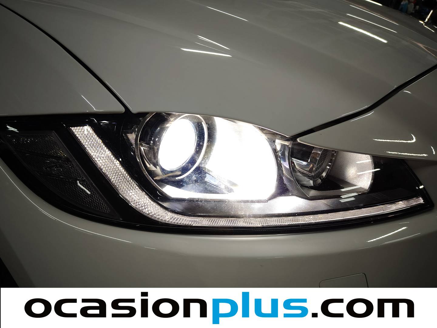 Acabados Jaguar F-Pace Jaguar F-PACE 2.0L i4D R-Sport RWD  (180 CV)