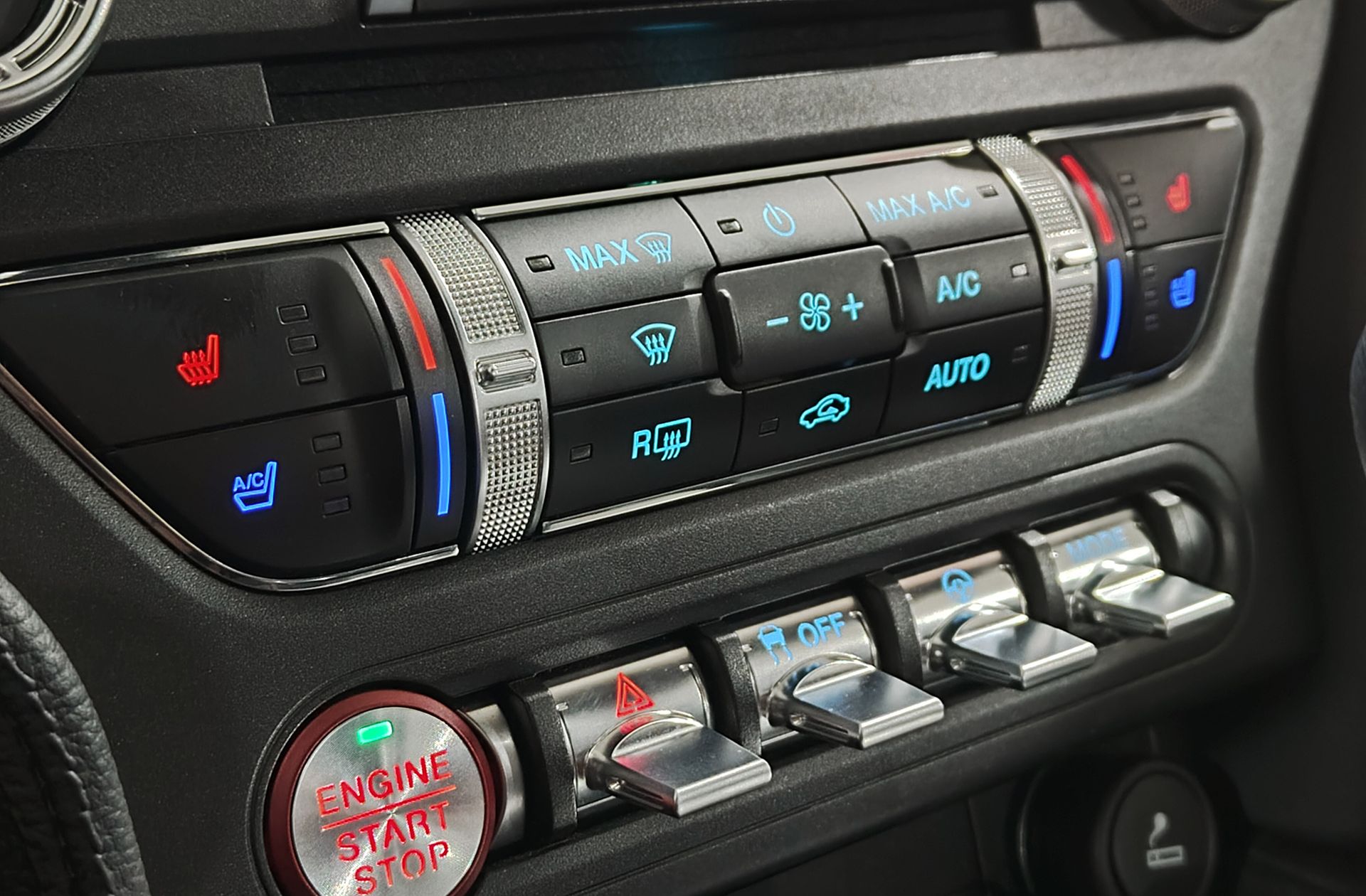 Ford Mustang 5.0 Ti-VCT V8 GT Fastback - foto 34