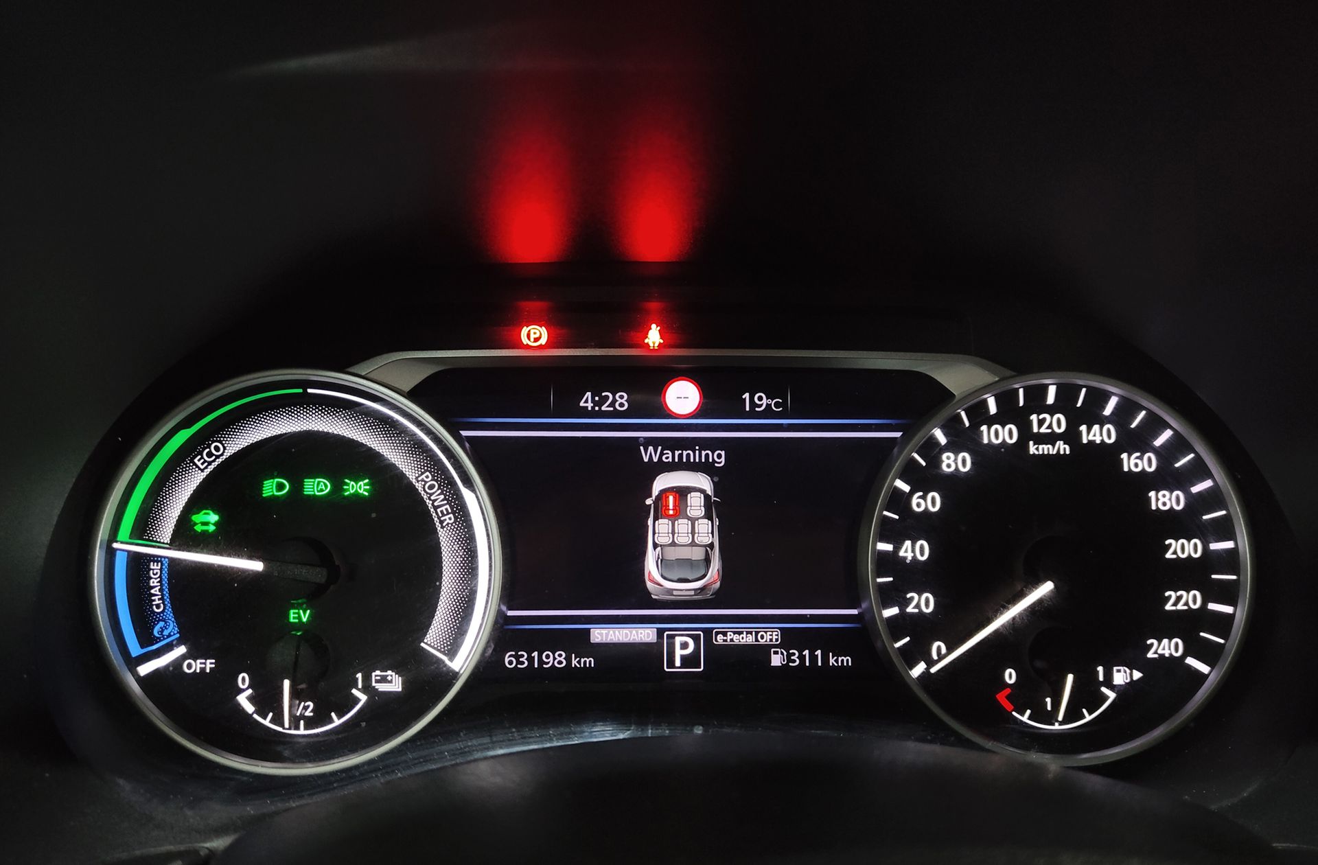 Nissan Juke 1.6 Hybrid Premiere Edition - foto 24