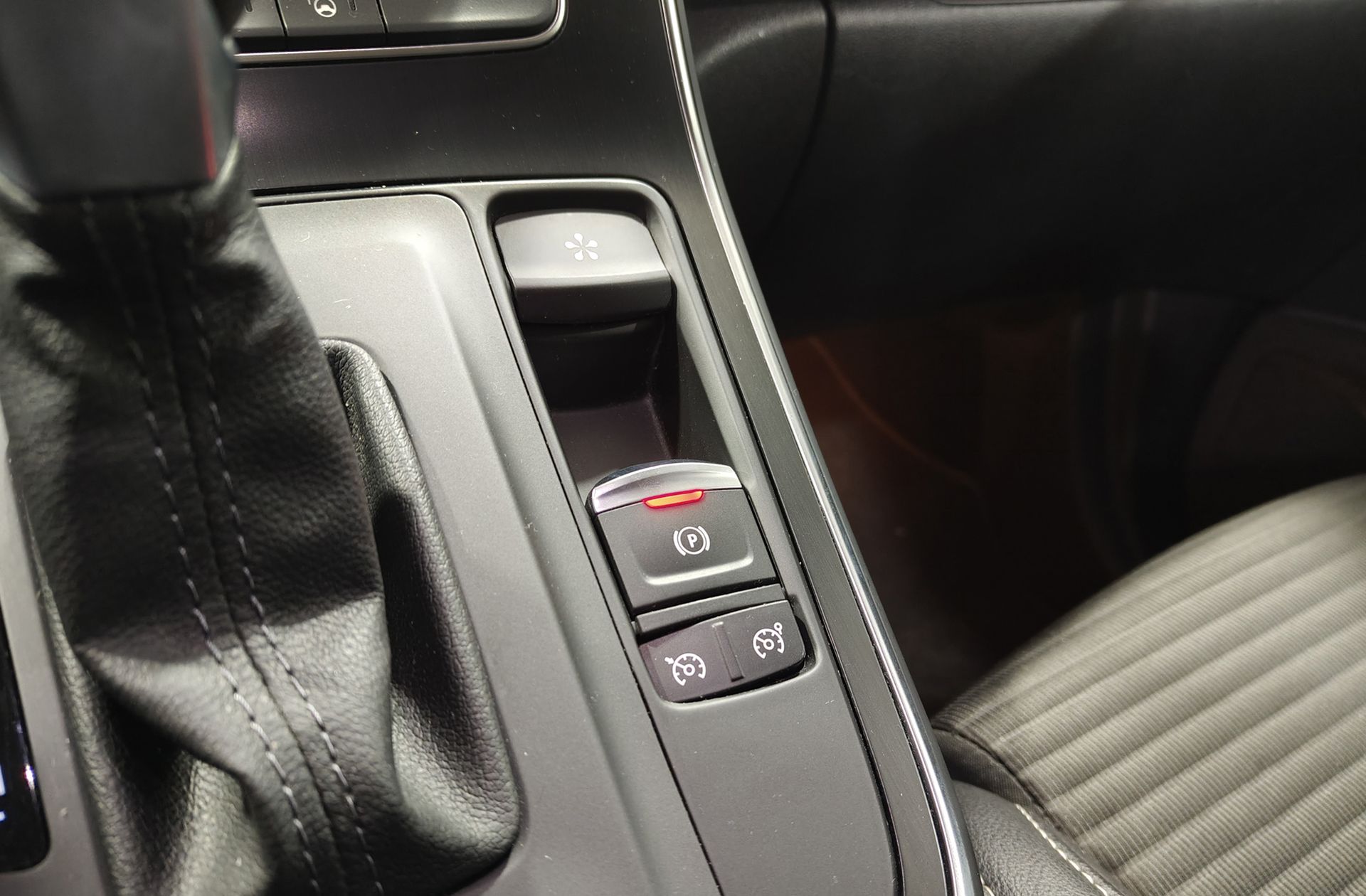 Renault Grand Scénic Zen TCe EDC GPF 7 plazas - foto 30