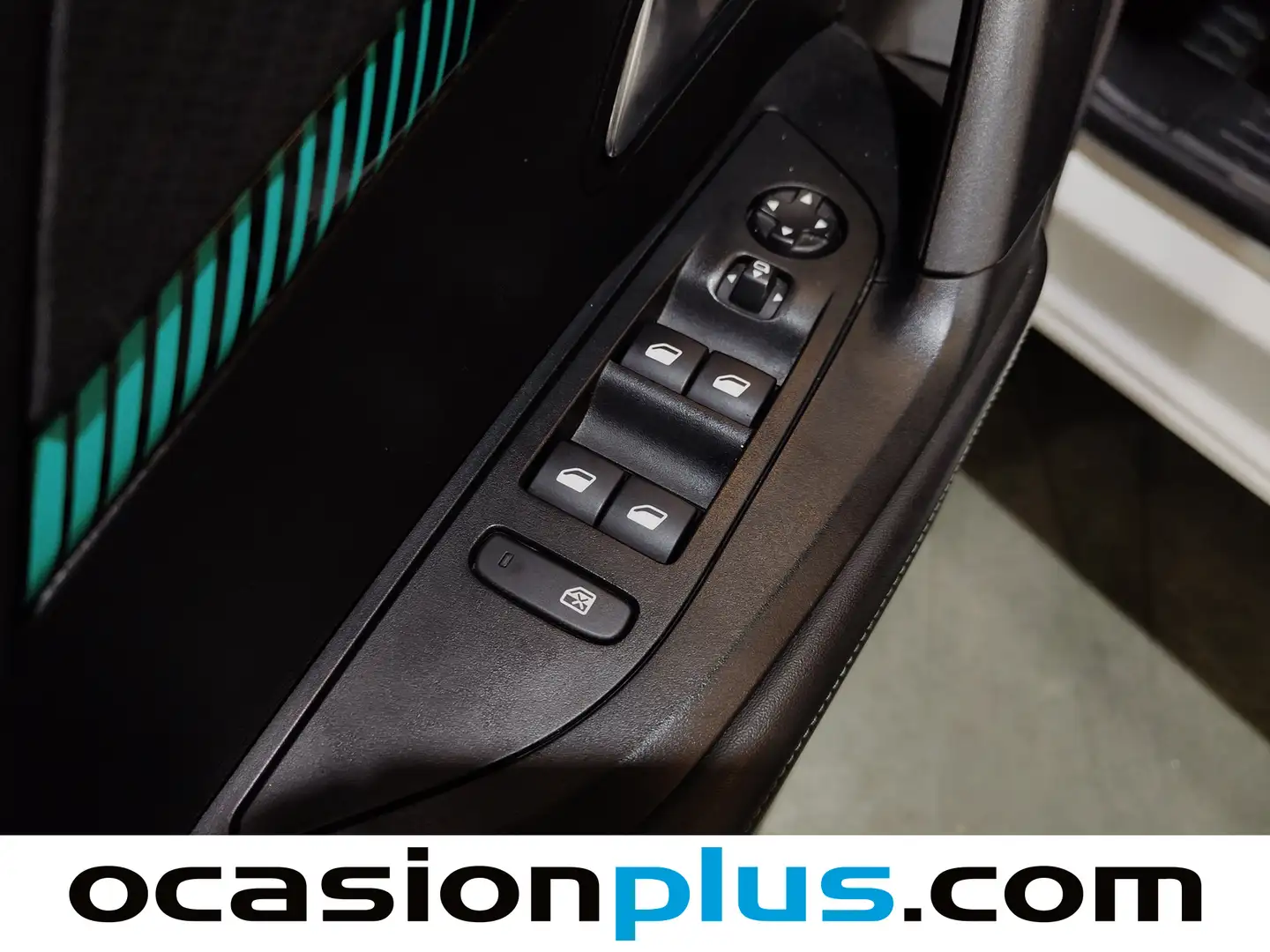 Foto Peugeot 2008 Peugeot 2008 PureTech 100 S&S Allure (100 CV)