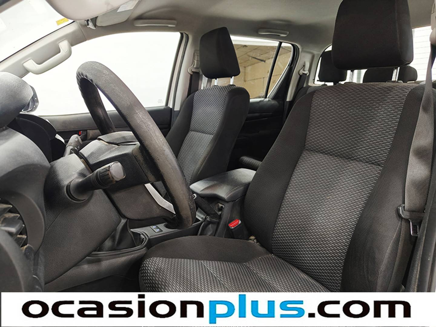 Foto asientos delanteros Toyota Hilux Toyota Hilux 2.4 D-4D Doble Cabina GX (150 CV)