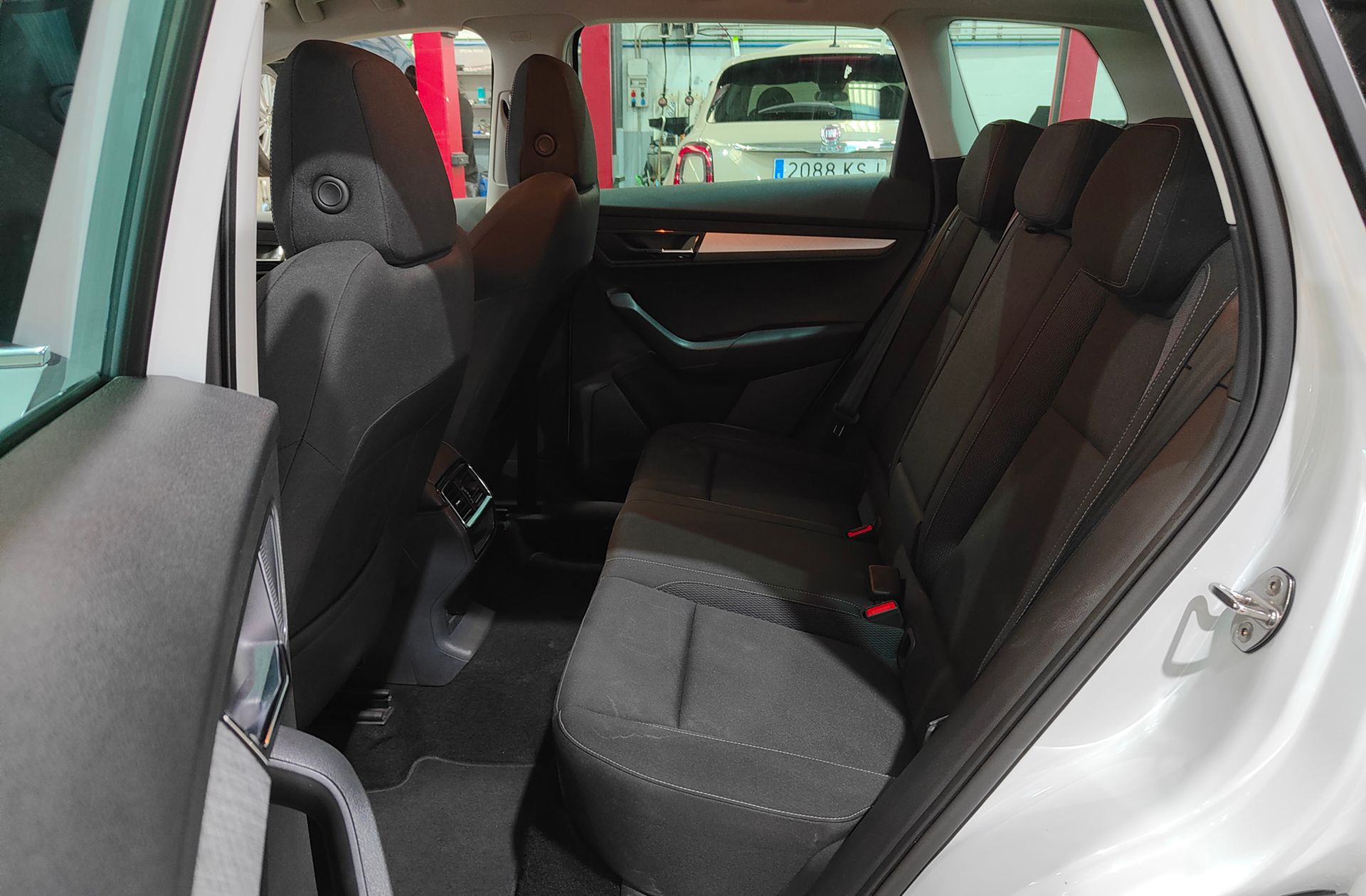 Škoda Karoq 2.0 TDI Selection - foto 11