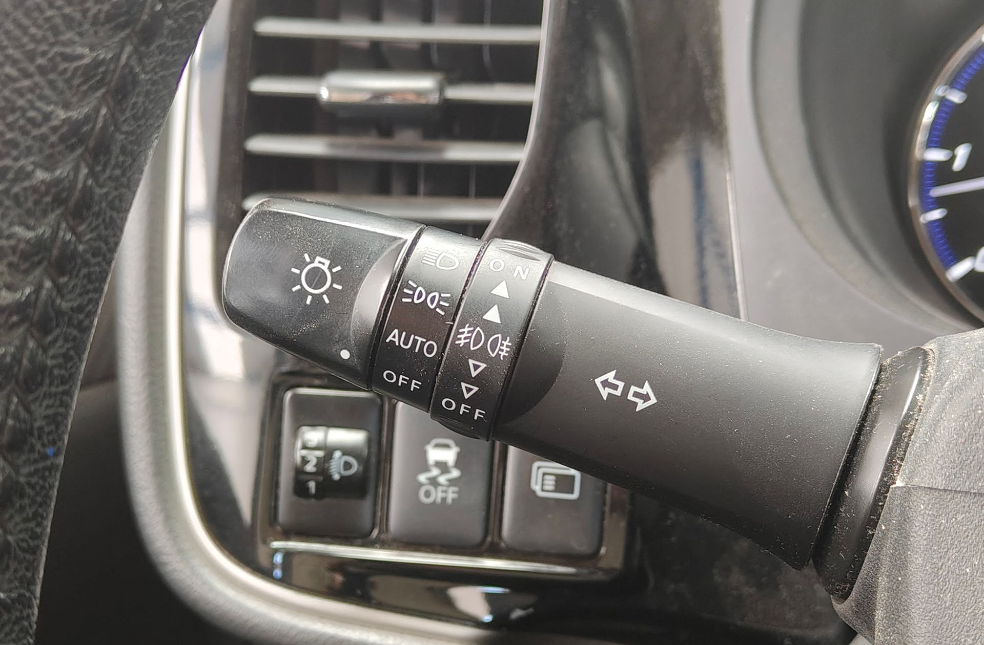 Mitsubishi Outlander 220 DI-D Motion 2WD 7 plazas - foto 25