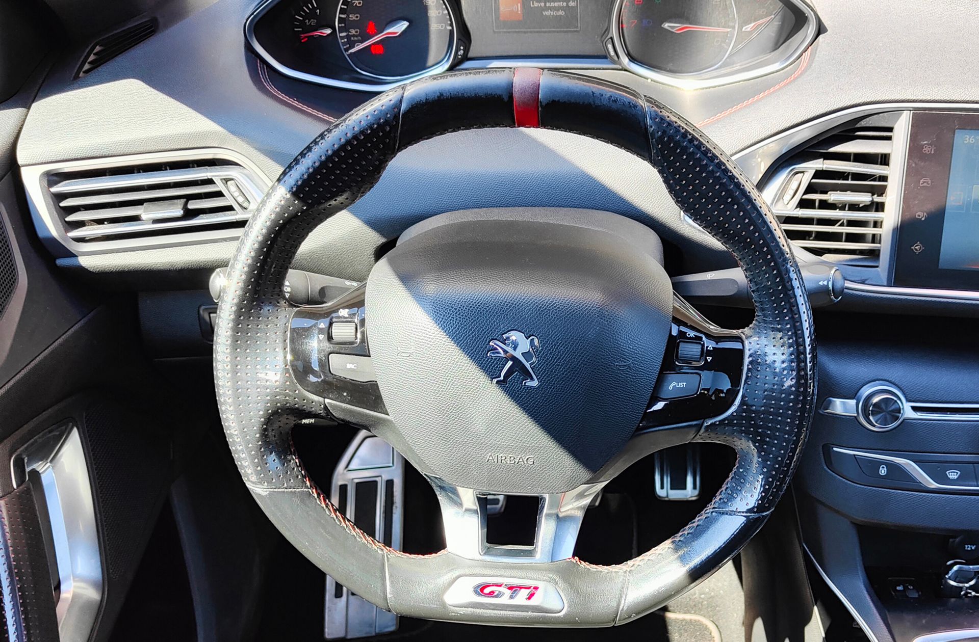 Peugeot 308 1.6 GTi - foto 23