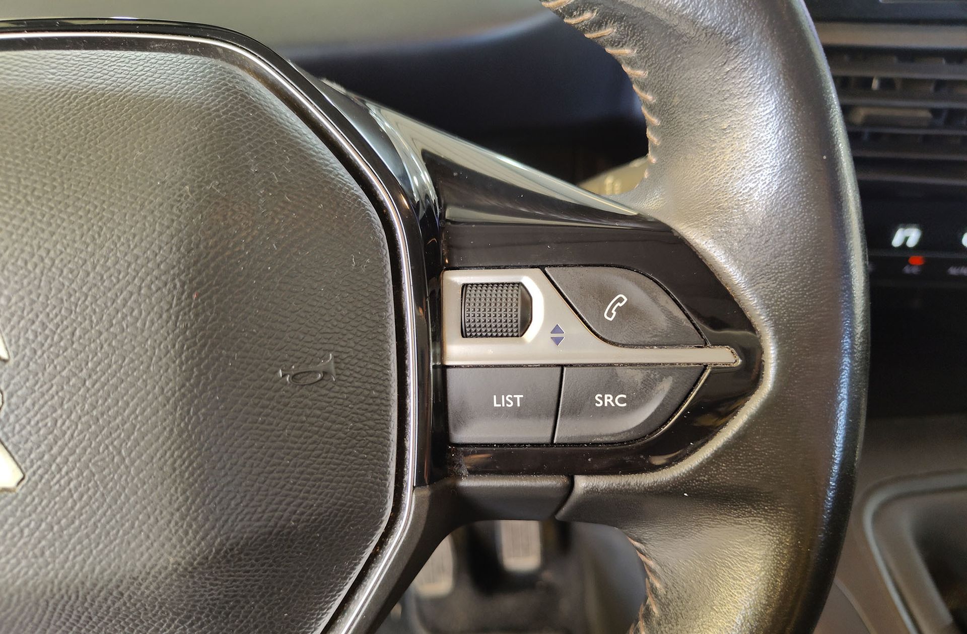 Peugeot Rifter BlueHDi 130 Allure Standard - foto 25