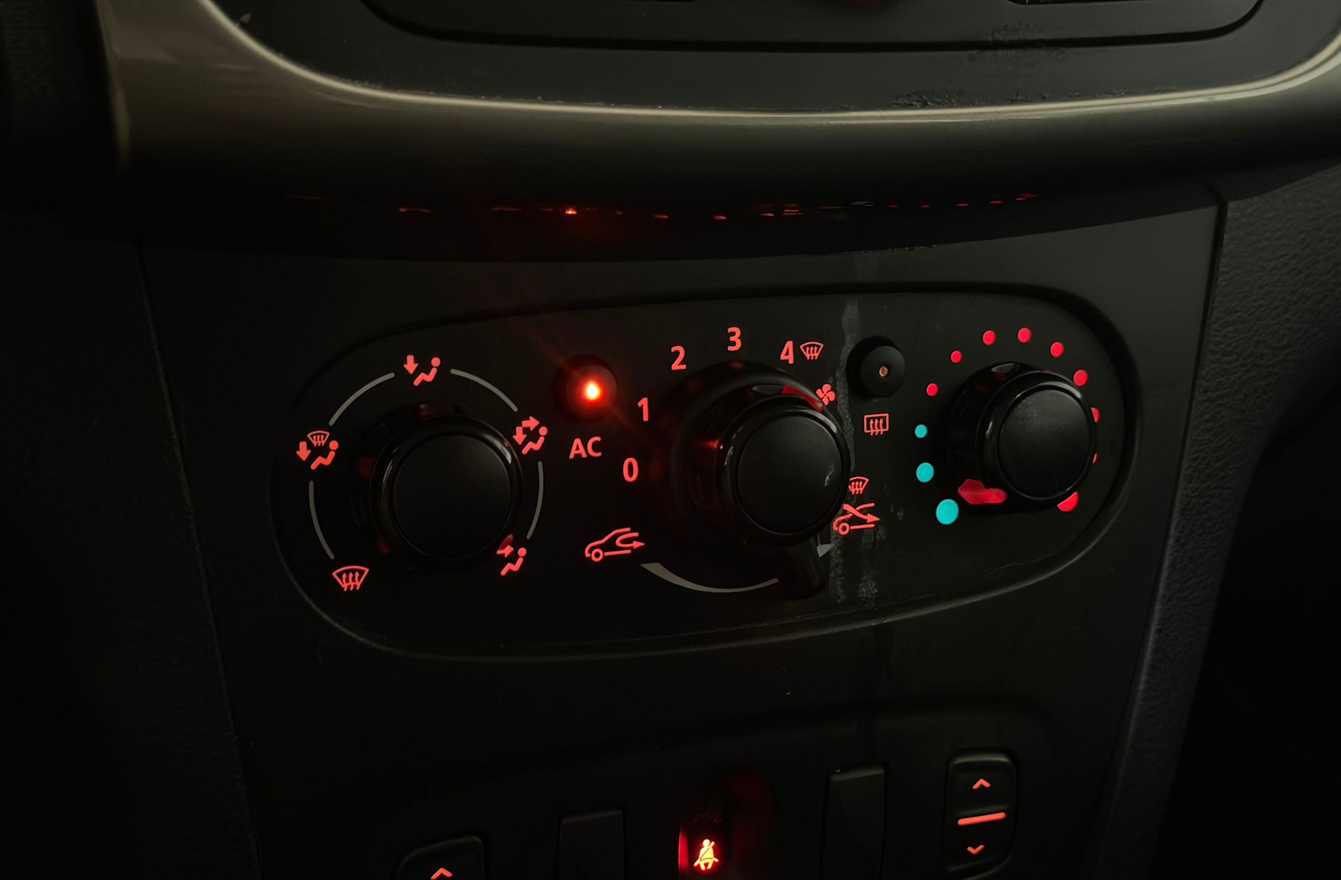 Dacia Sandero dCi 90 Stepway - foto 21