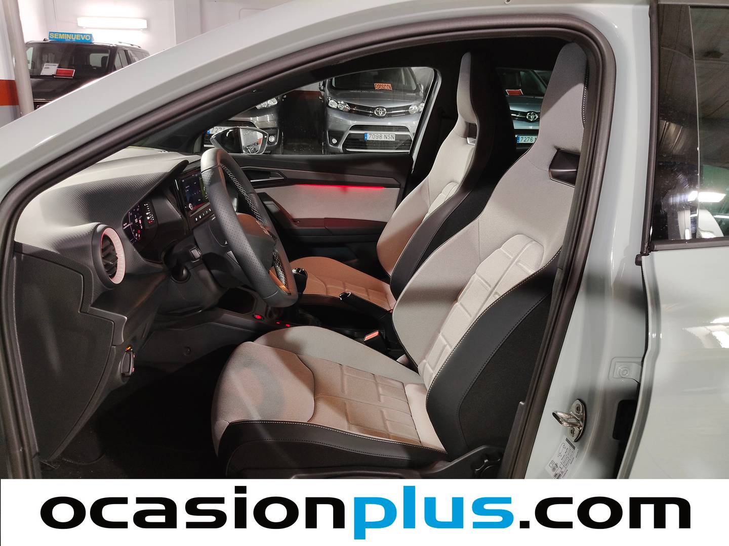 Foto asientos delanteros Seat Ibiza Seat Ibiza 1.0 TSI S&S FR (115 CV)