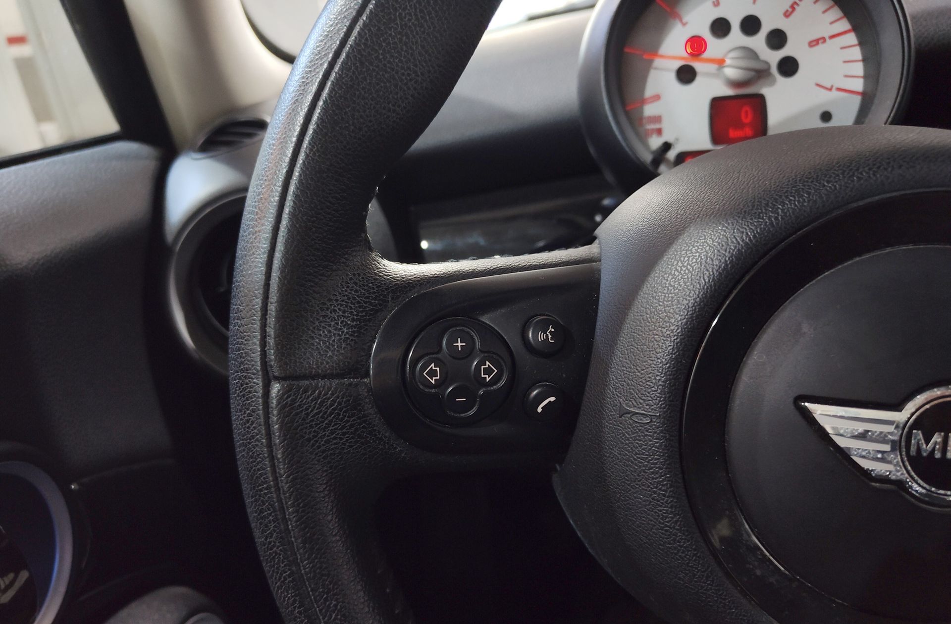 MINI Cooper One D - foto 22