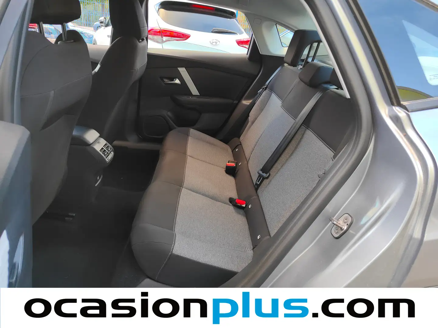 Foto Citroën C4 X Citroen C4 X PureTech 100 S&S 6v You (102 CV)