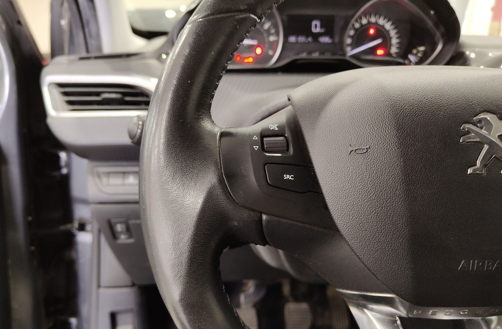 Peugeot 208 PureTech 82 Style - foto 24