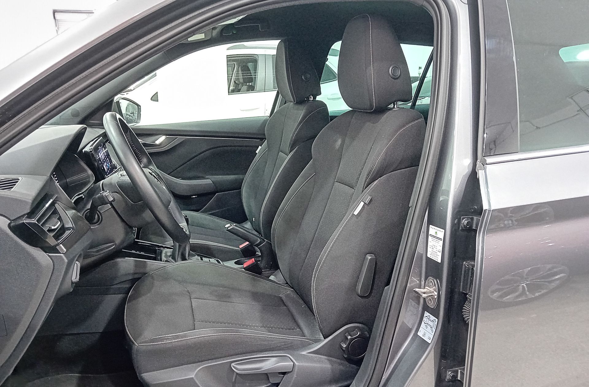 Škoda Kamiq 1.0 TSI Scout - foto 10