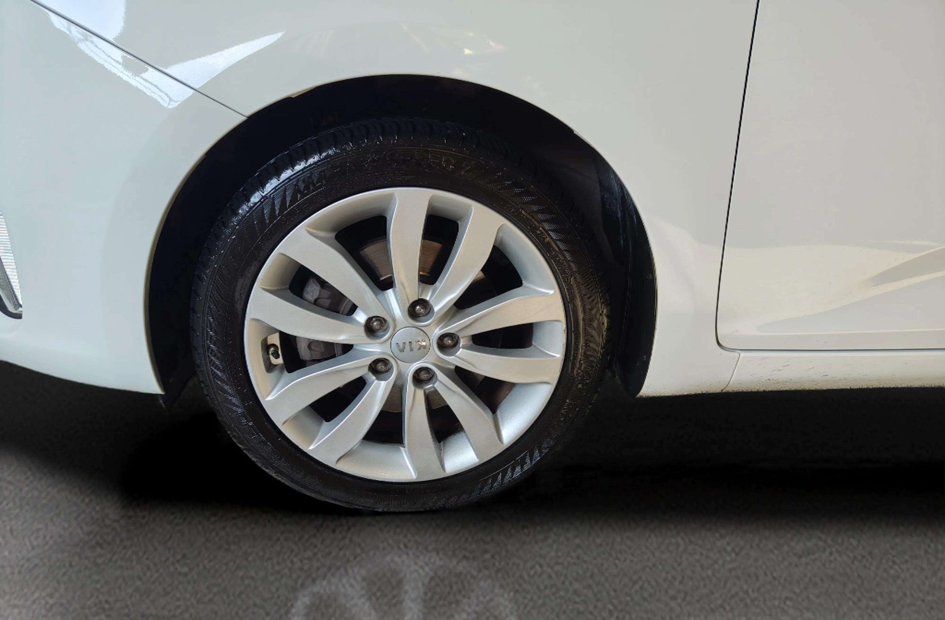 Kia Carens 1.7 CRDi VGT Uefa Euro2016 Eco-Dynamics 7 plazas - foto 34