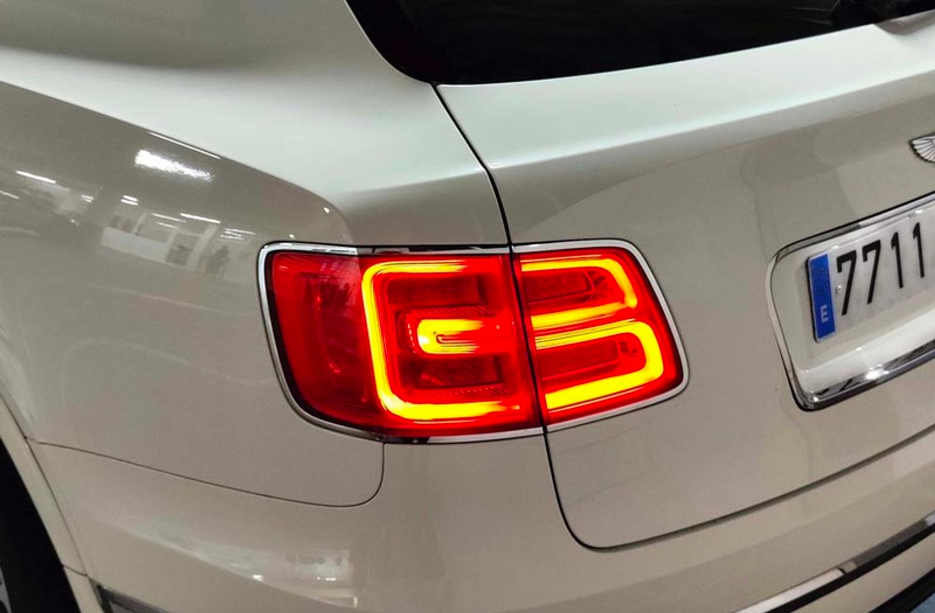Bentley Bentayga 3.0 Hybrid 4WD - foto 30