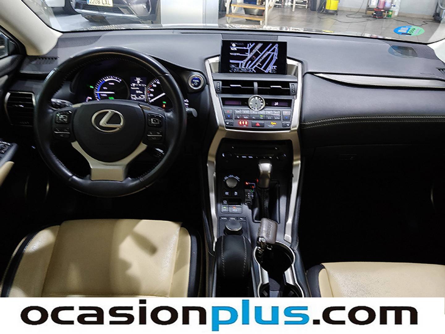 Foto Lexus NX Lexus NX Executive 4WD + Navibox (197 CV)