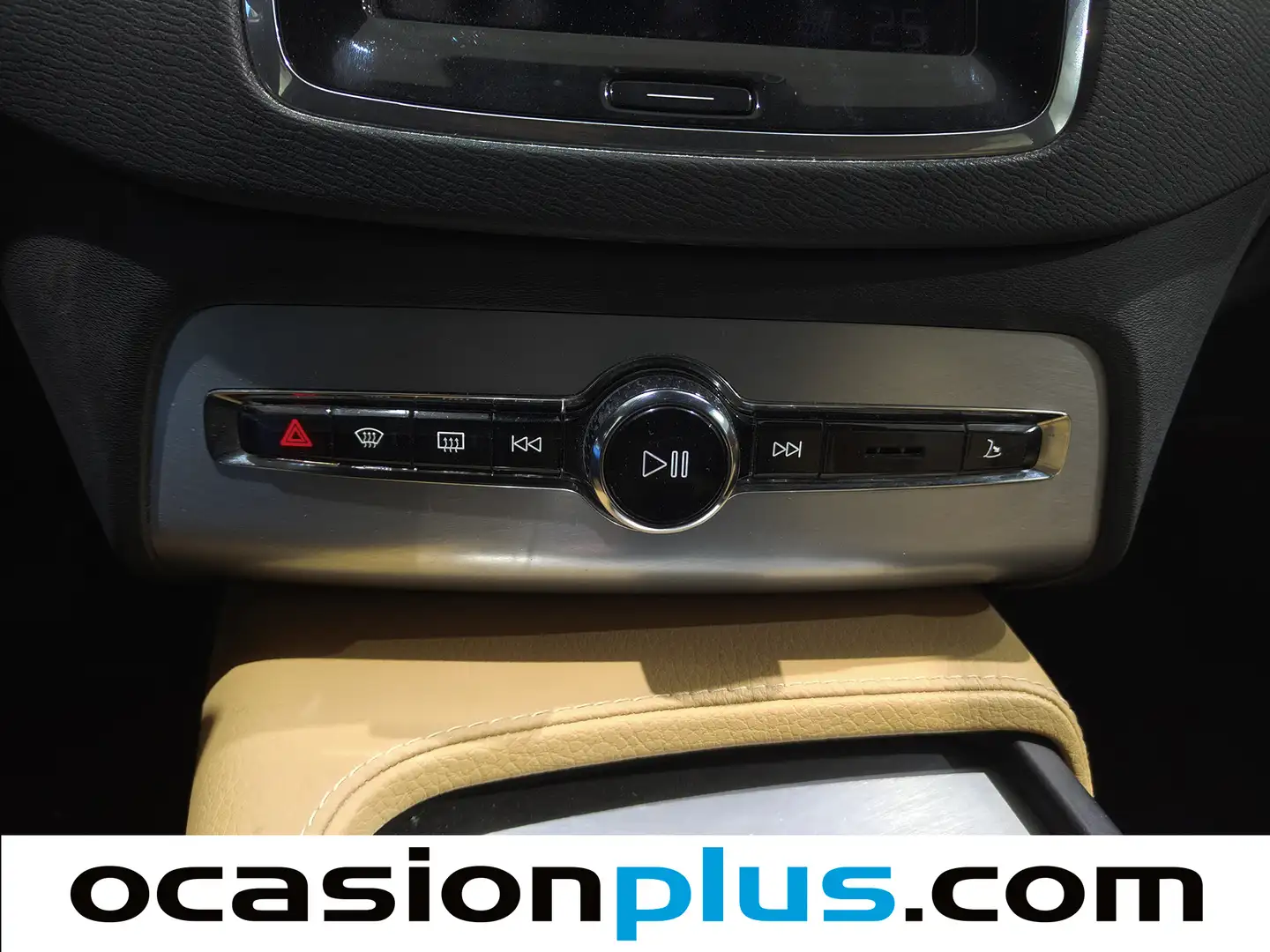 Foto Volvo XC90 Volvo XC90 T8 Momentum AWD Auto (390 CV) 7 Plazas