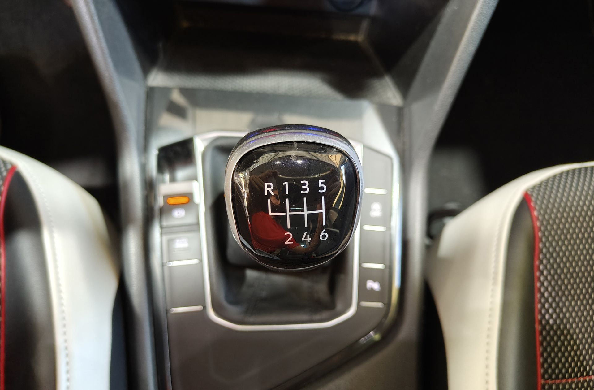 Volkswagen Tiguan Urban Sport 1.5 TSI - foto 5