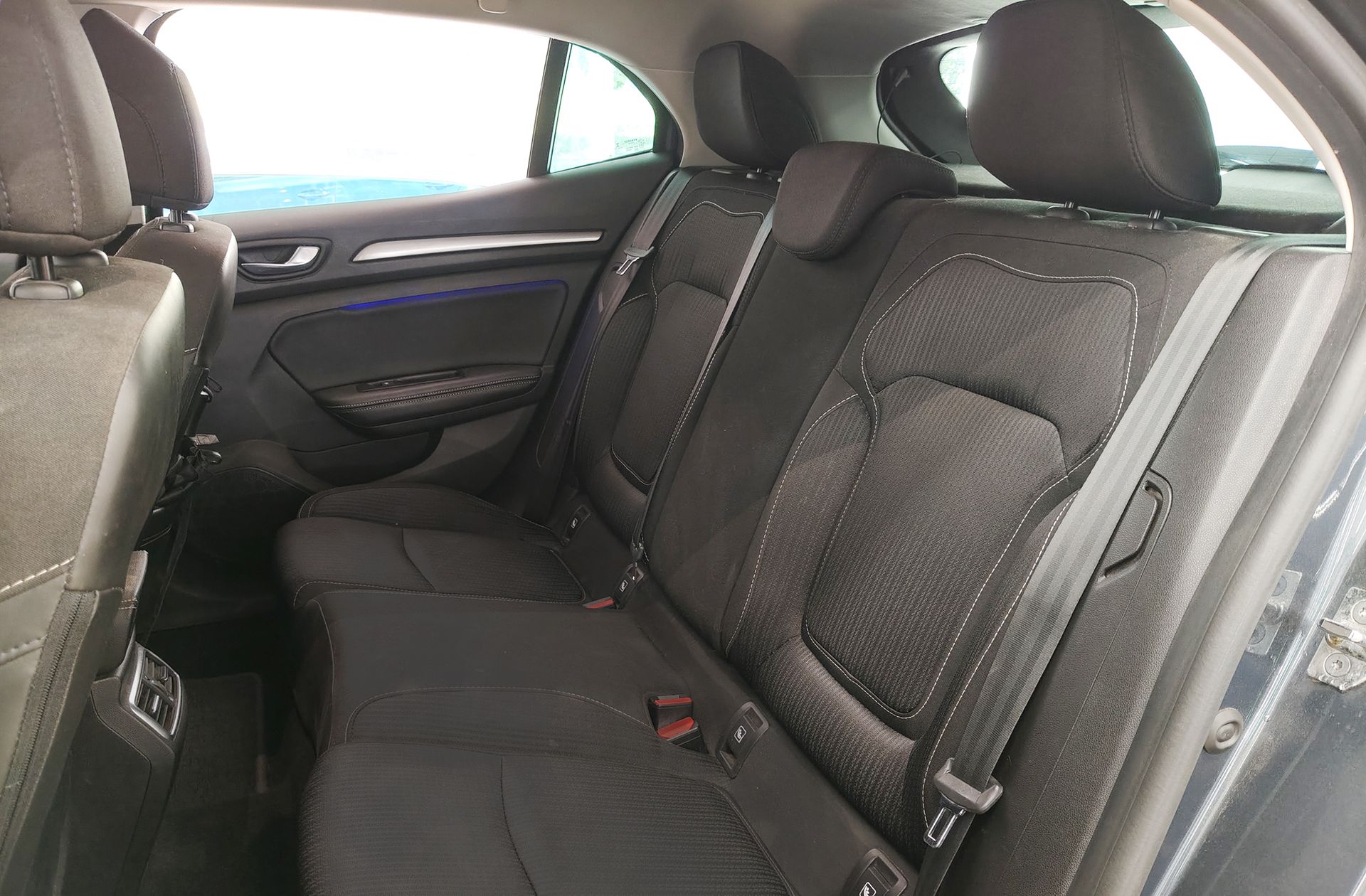 Renault Mégane Zen TCe GPF - foto 12