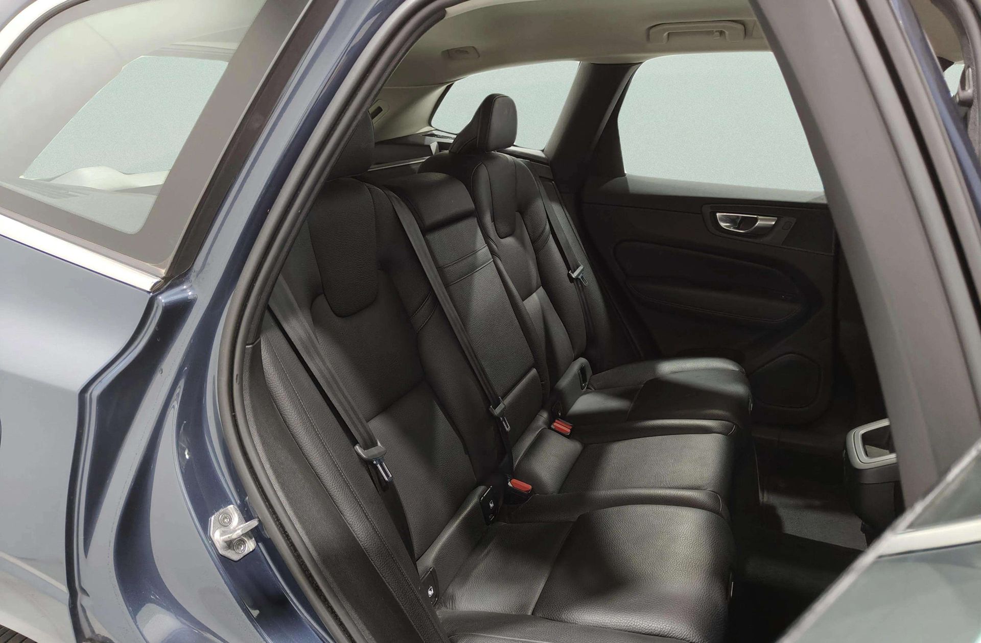 Volvo XC60 B4 D Inscription - foto 23