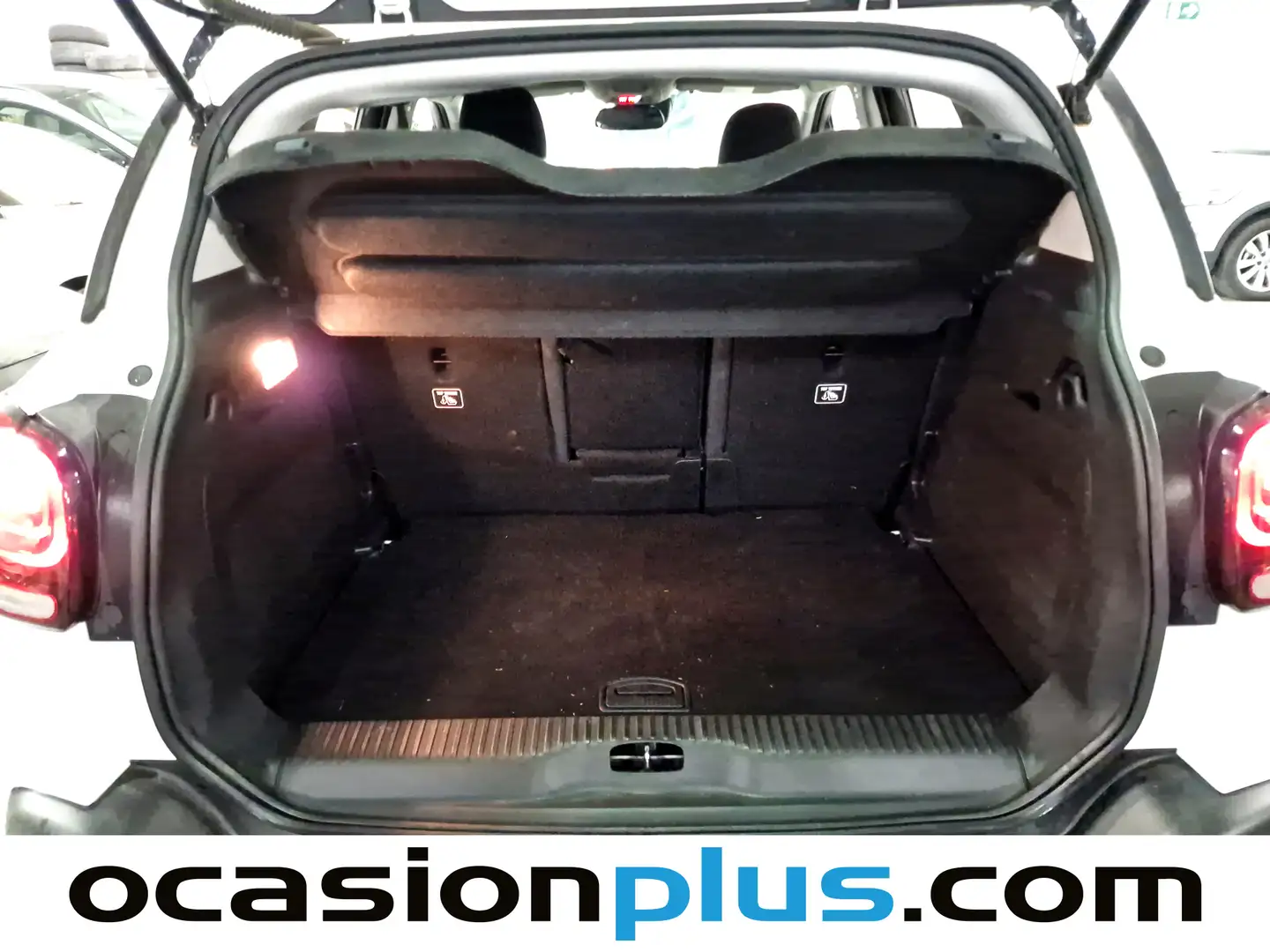 Foto Citroën C3 Aircross Citroen C3 Aircross PureTech 130 Shine Pack EAT6 (131 CV)