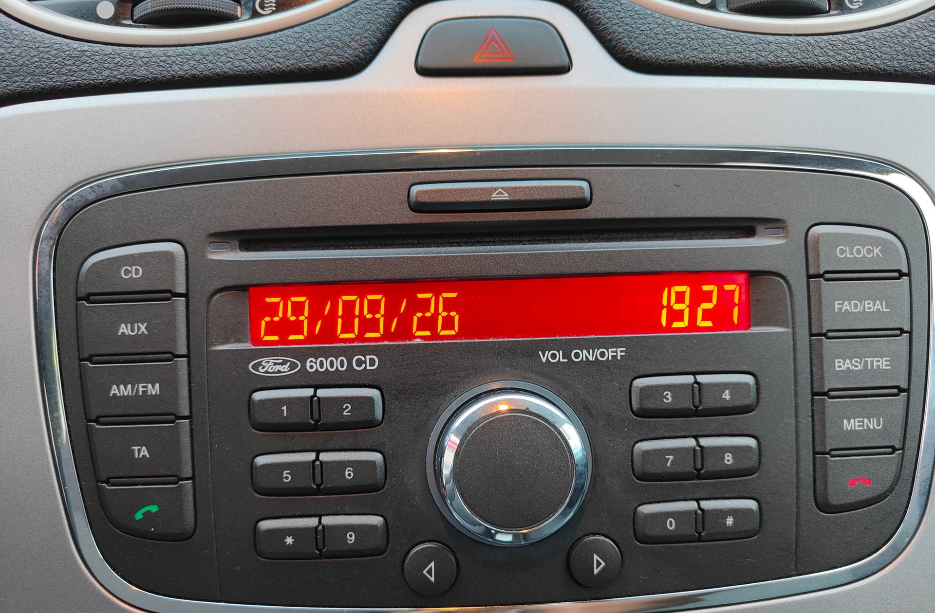 Ford Focus 1.6 Trend - foto 26